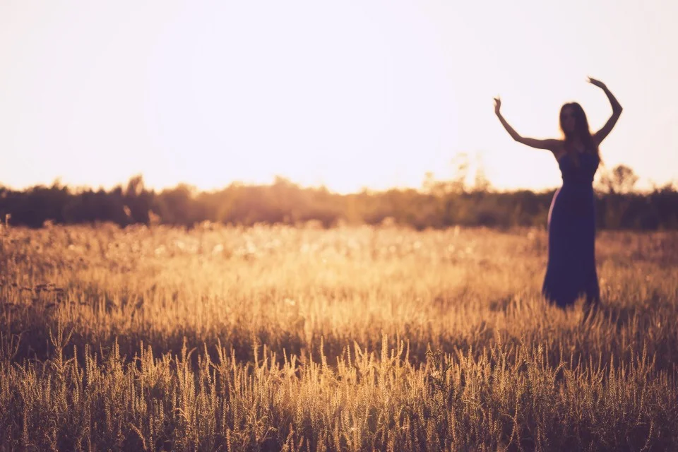 lady-dancing-in-field-.jpg