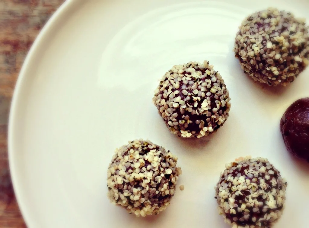 chocolate-hemp-balls-2.jpg