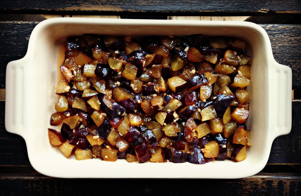plums-for-crisp.jpg