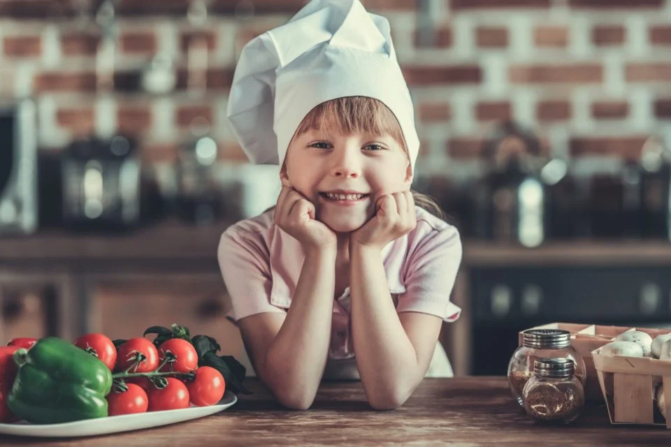 Girl kitchen chef hat.jpg