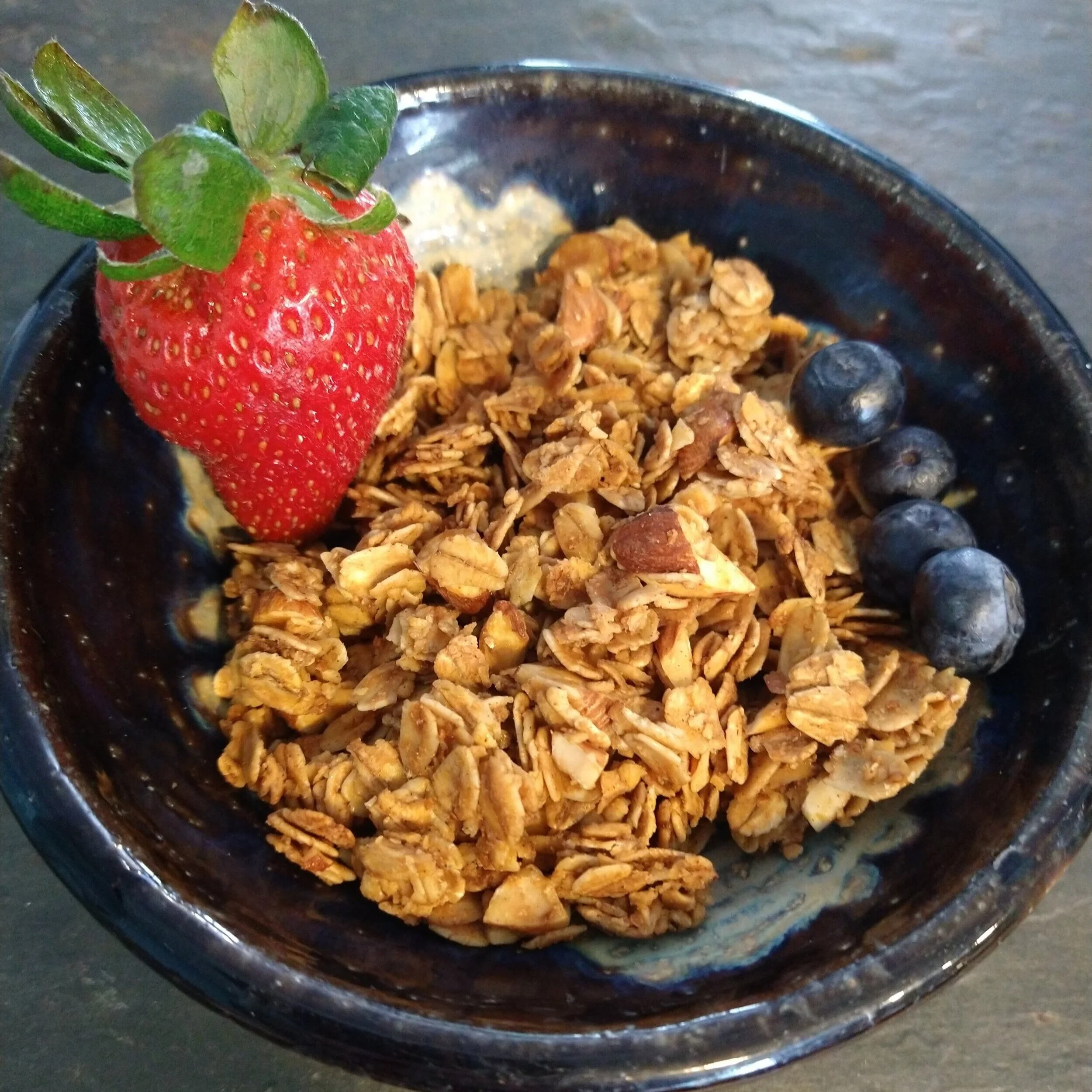 Cinnamon+Almond+Granola2.jpg