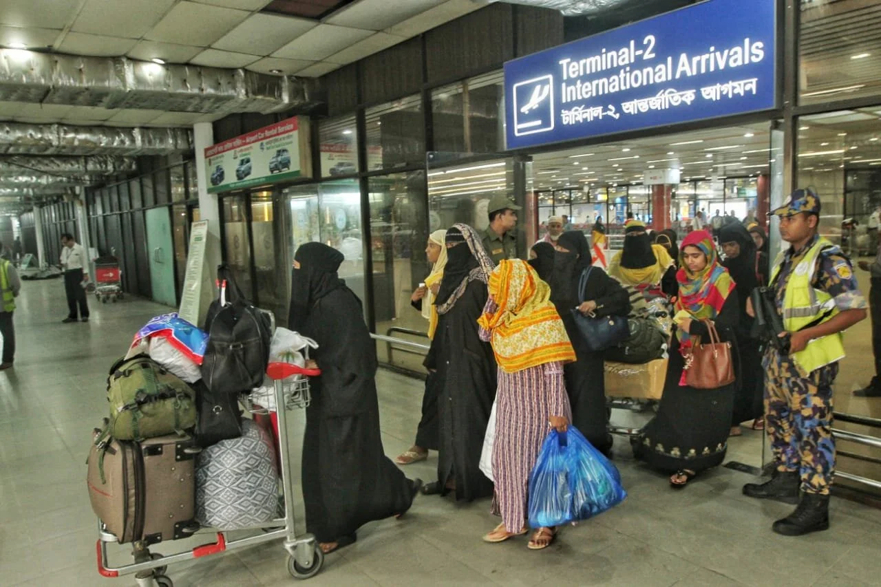 Bangladeshi returnee migrant workers call for government help to retrieve their unpaid wages