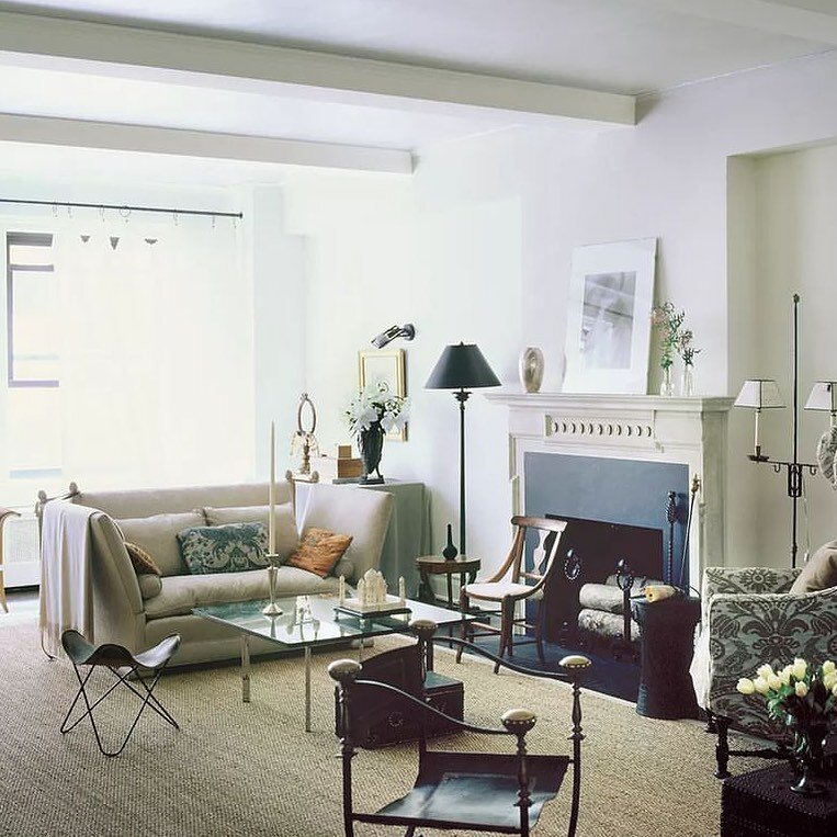 Classic and timeless. @victoriahaganinteriors first apartment

#classicinteriors #apartmenttherapy