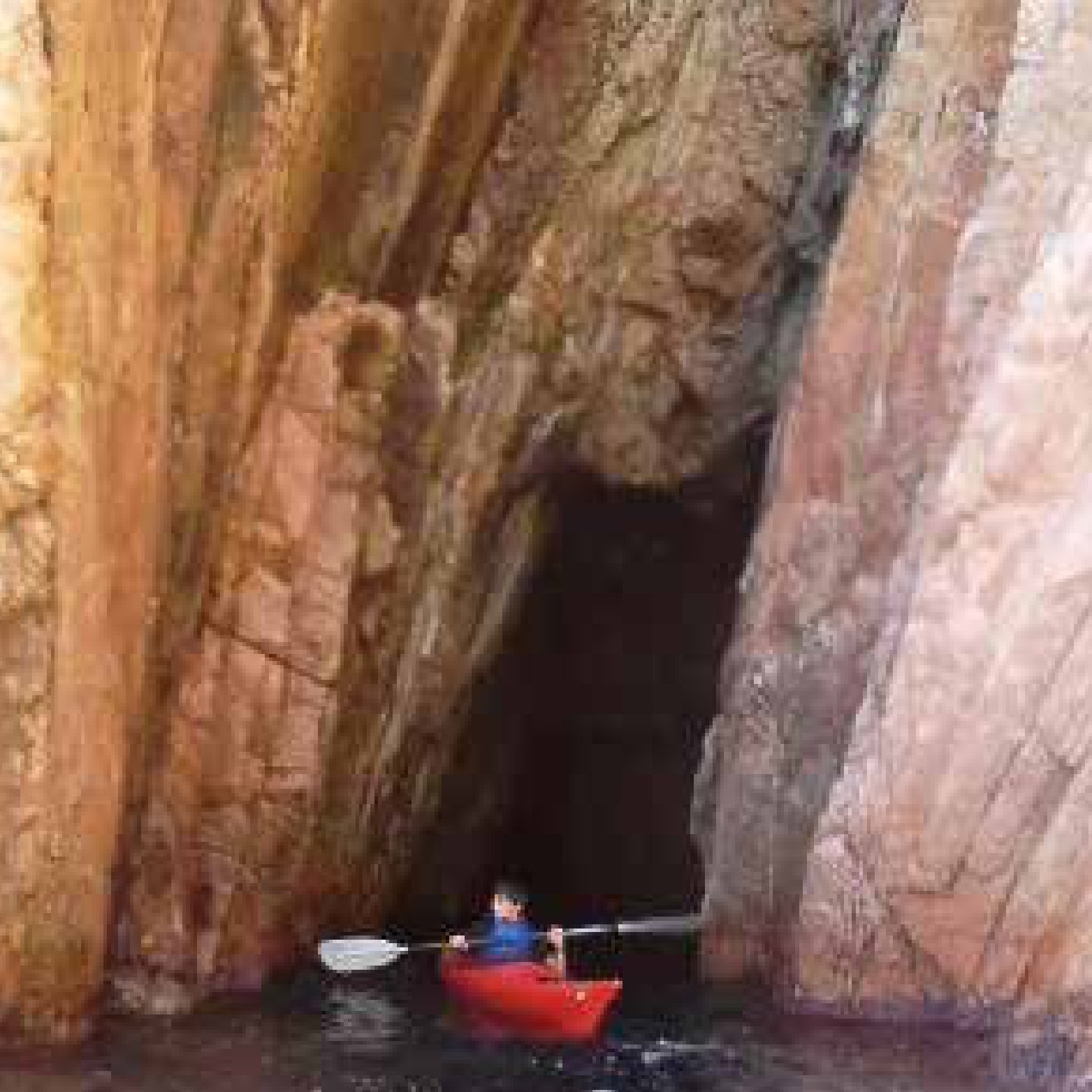 Kayaking en cuevas