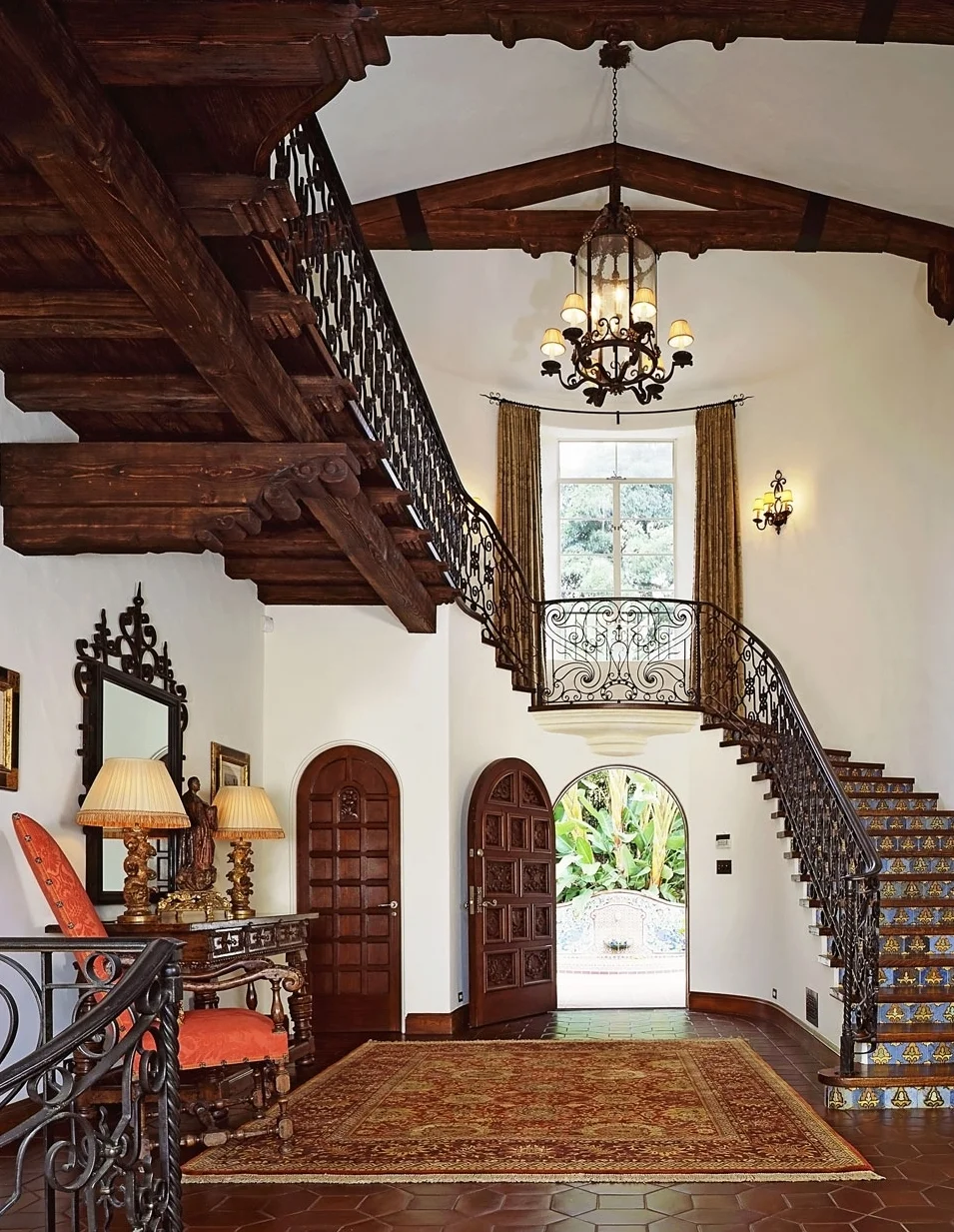 3-landing-stairway-banister-entrance-dee-carawan.jpg