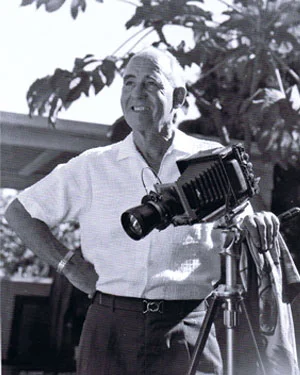 300X375.jpg