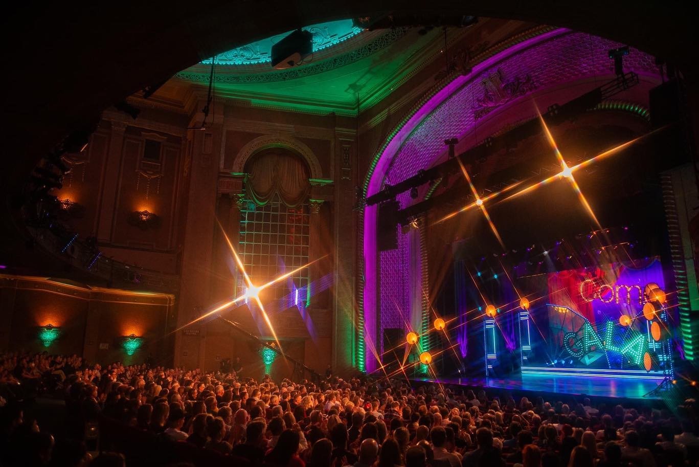 Set Design ! / The Gala &amp; Comedy Allstars Supershow.

Never mind the comedians it&rsquo;s all about what&rsquo;s behind their heads 😉

Supreme Team :
@kimboslice7 
@alexnnn04 
@showtoolsinternational 
@kineticsets 
@mr.tom.wright 

📸 @nickmickp