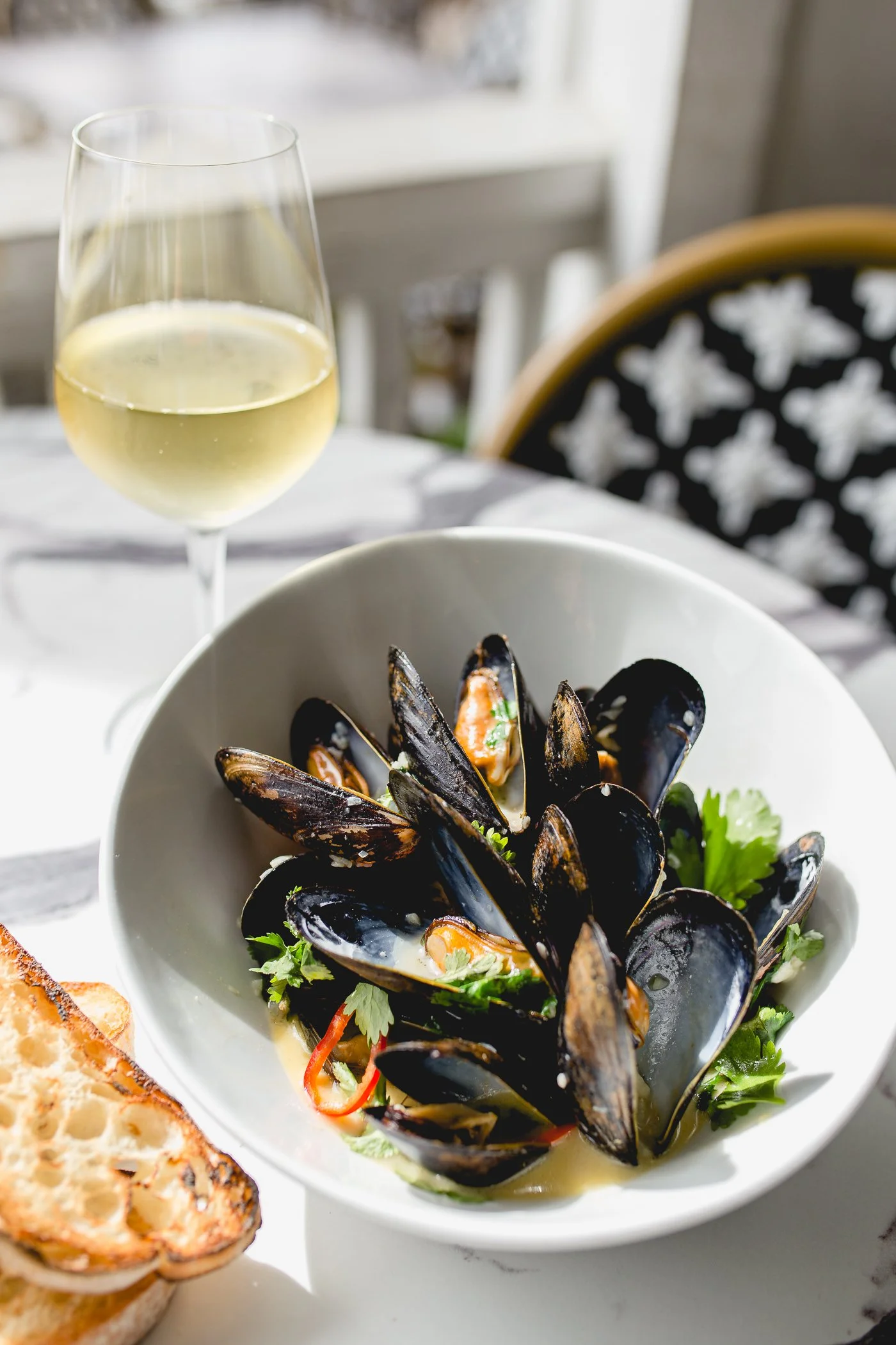 GeorgeBistro-GreenCurryMussels-EmilyVeal.JPG