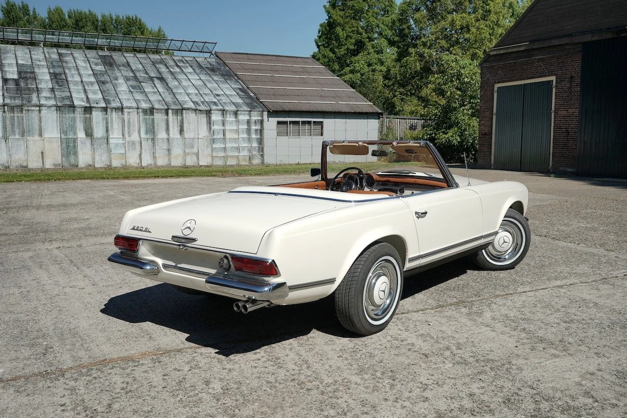 Mercedes W113 230 Pagoda - rear view.JPG