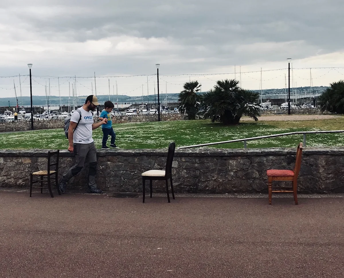 Choreography with passers-by.