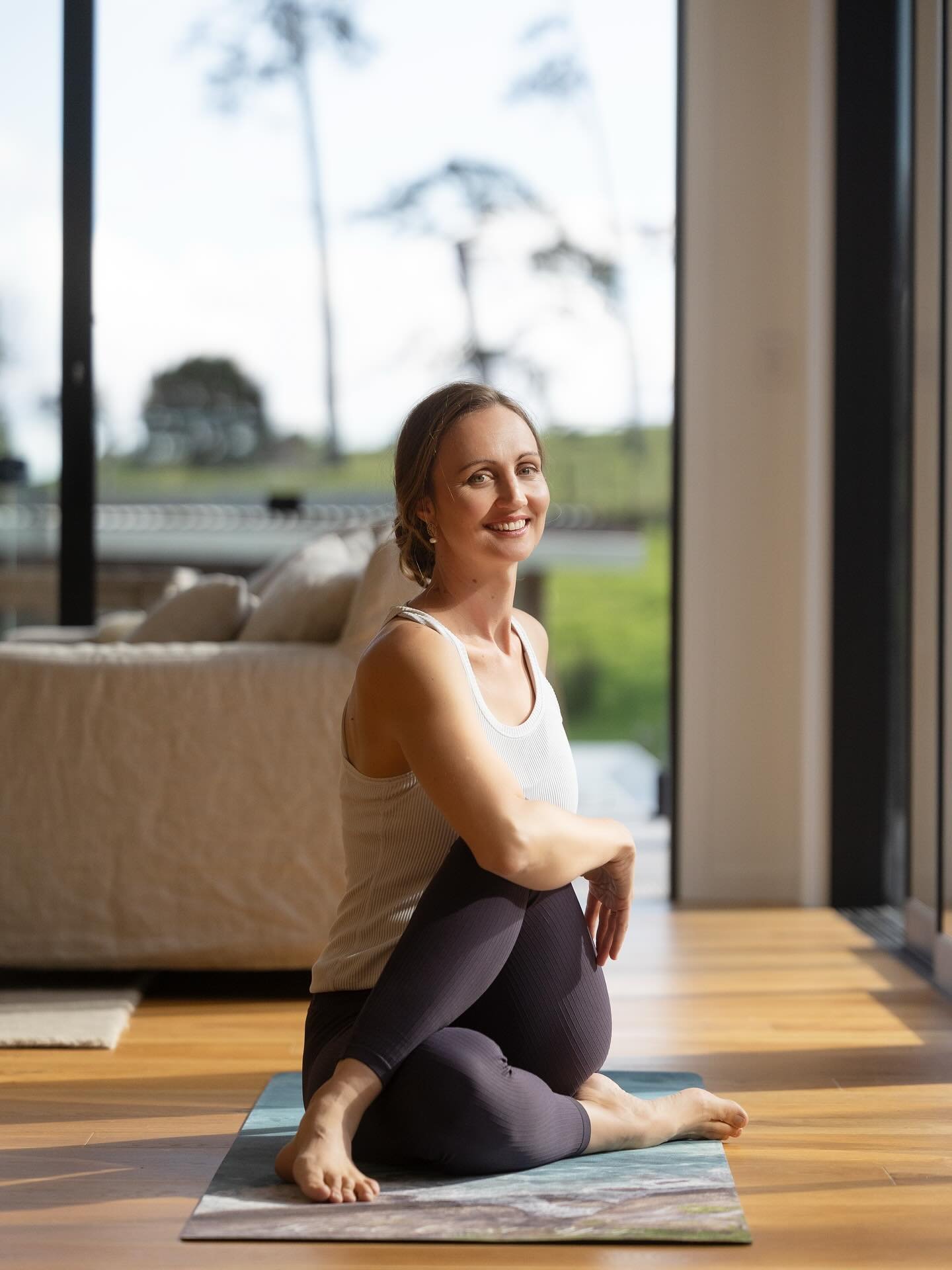 Introducing myself &mdash; Amanda 👋🏼
 🌺One of the three co-facilitators for this November&rsquo;s Spring Retreat. 🌺

My passion for creating retreat experiences comes from a deep love of community and a desire to share my extensive experience gui