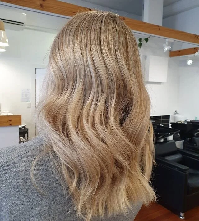 Still can't get enough of all of these blonde transformations 🥰

#hairathenderson #henderson #beforeandafter #transformation #blonde #blondehair #freshblonde #softblonde #blondetones #lakmecolour #lakmelovers #napiersalon #napierstylist #napierhairdresser #hawkesbayhairdresser