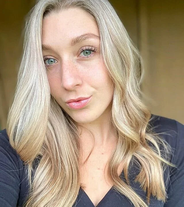Gorgeous @chels.alishahi looking super fresh after her hair appointment on Saturday 💕

5 months of regrowth and the grow out was still pretty soft, that's what we love! 
#hairathenderson #henderson #beforeandafter #blondetones #blonde #blondehair #softblonde #lakmecolour #lakmenz #lakmelovers #haircarenz #evostyling #napiersalon #napierstylist #napierhairdresser #hawkesbayhairdresser #hawkesbaysalon ysa