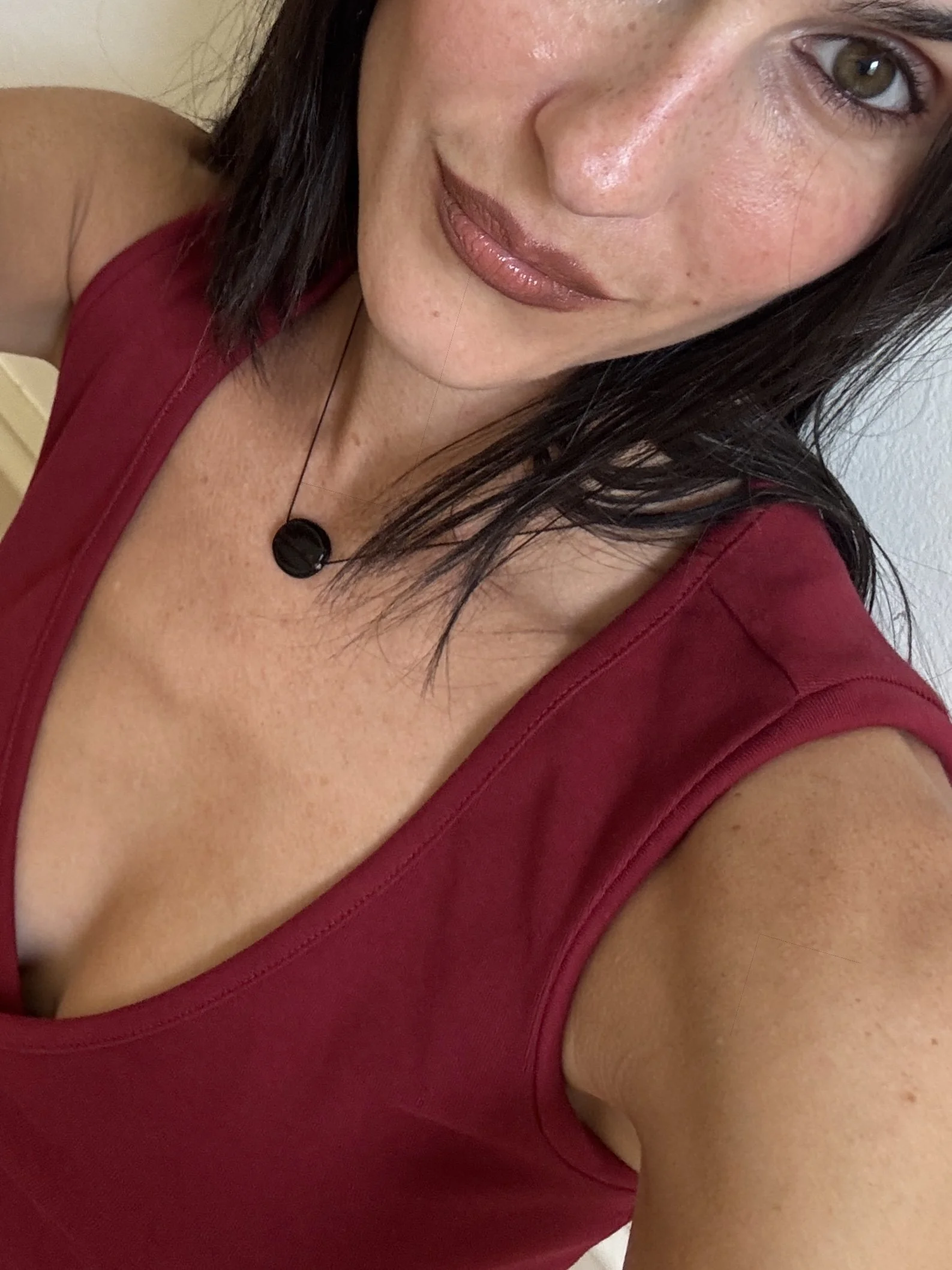 BURGUNDY GLASS BEAD NECKLACE