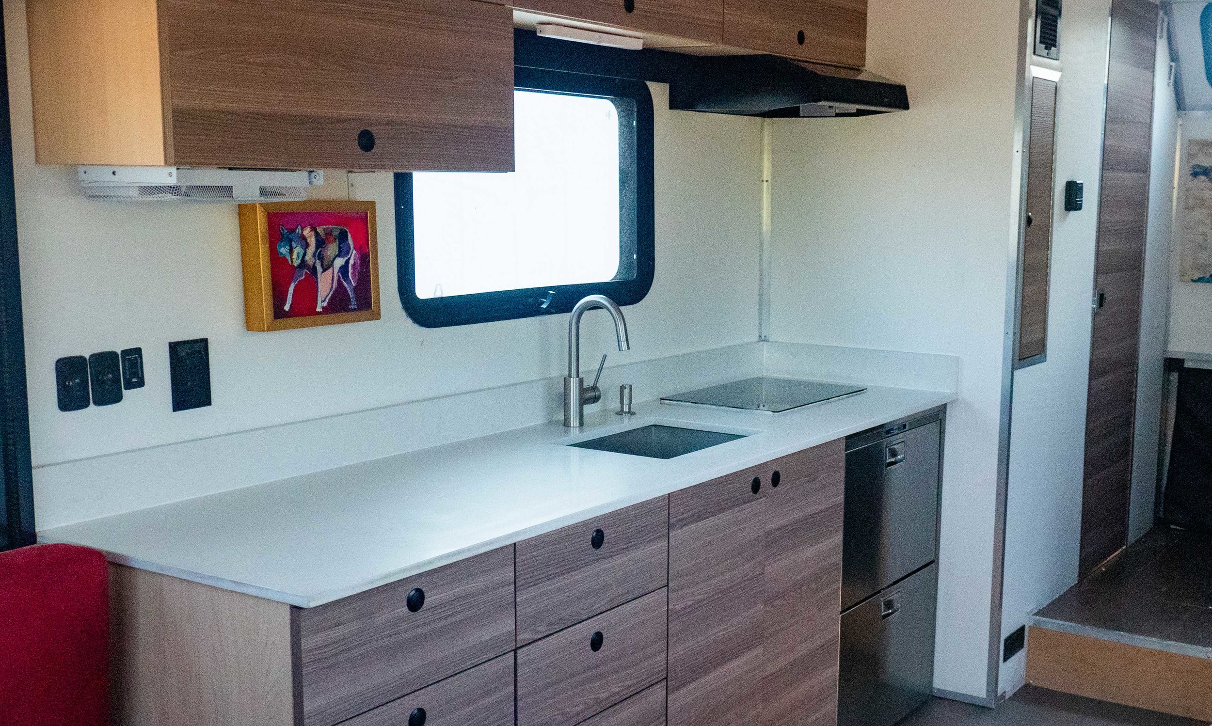 extra-long caeserstone quartz countertop