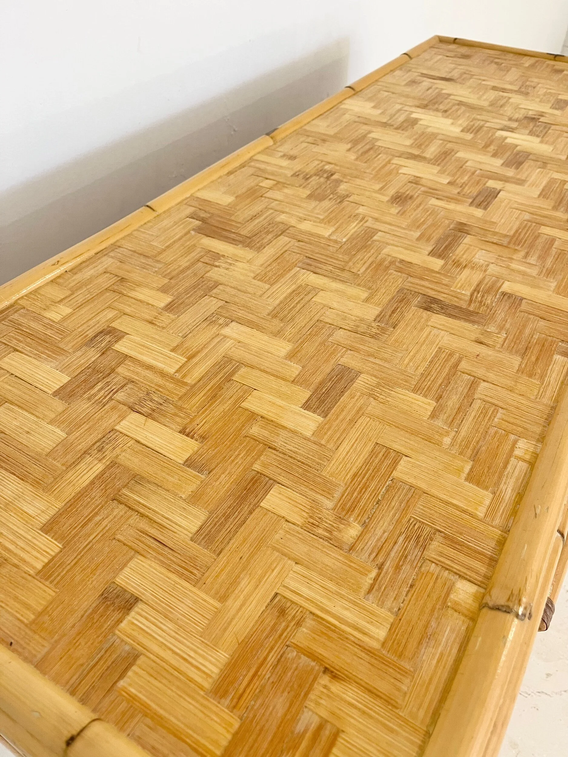 8439617B-37CB-4150-A247-019AA9968154