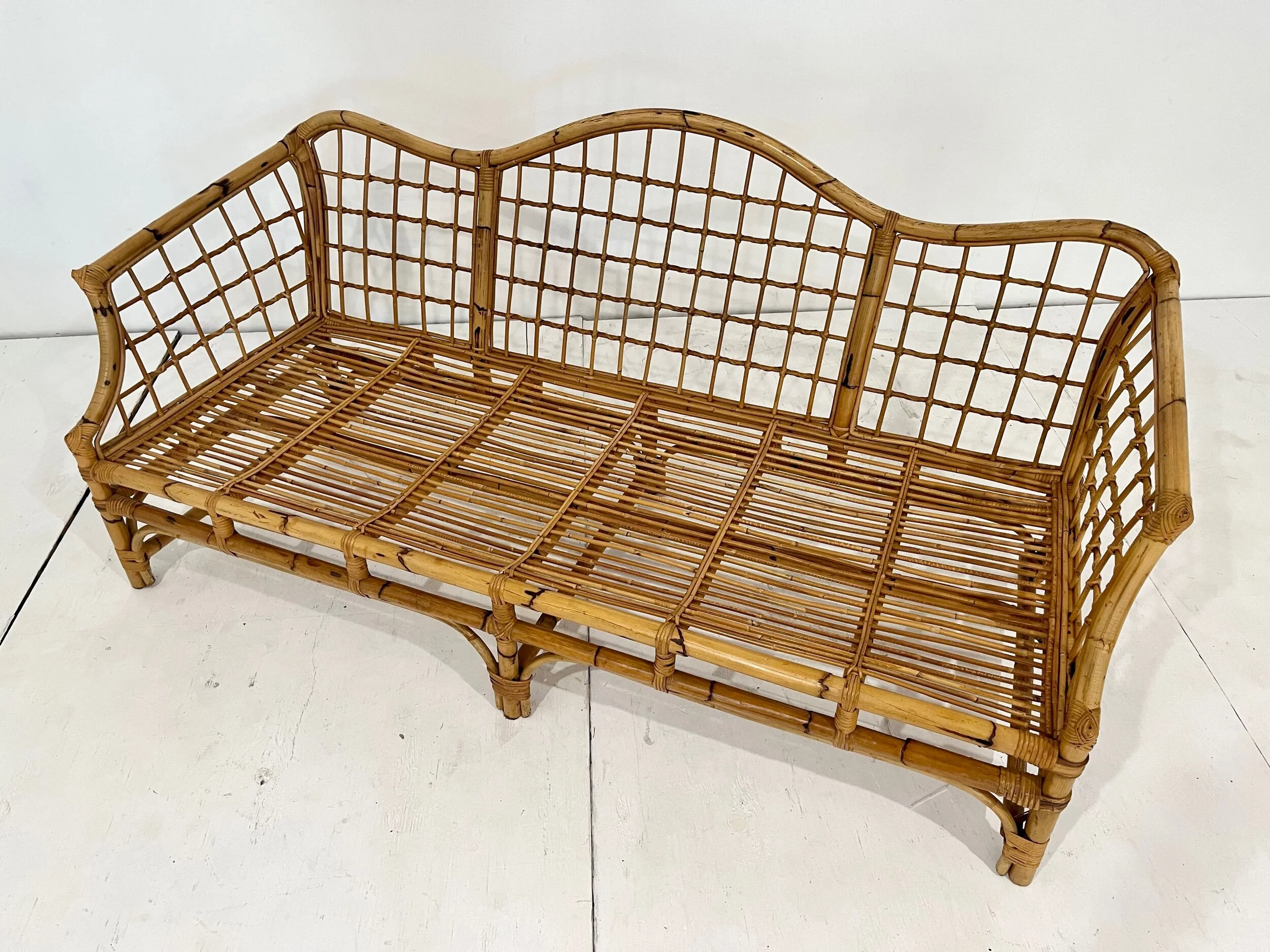 05EE937A-0E72-4CF1-9A2F-9156D2C99893