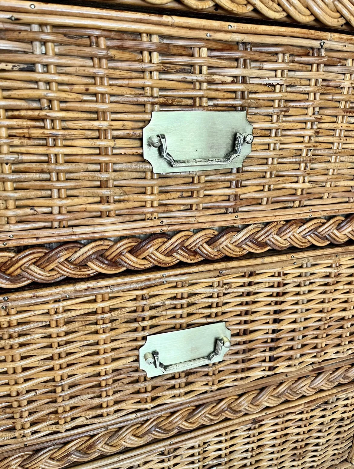 A88AE2DC-D5D7-4ED4-849C-3C5DB2DE3474