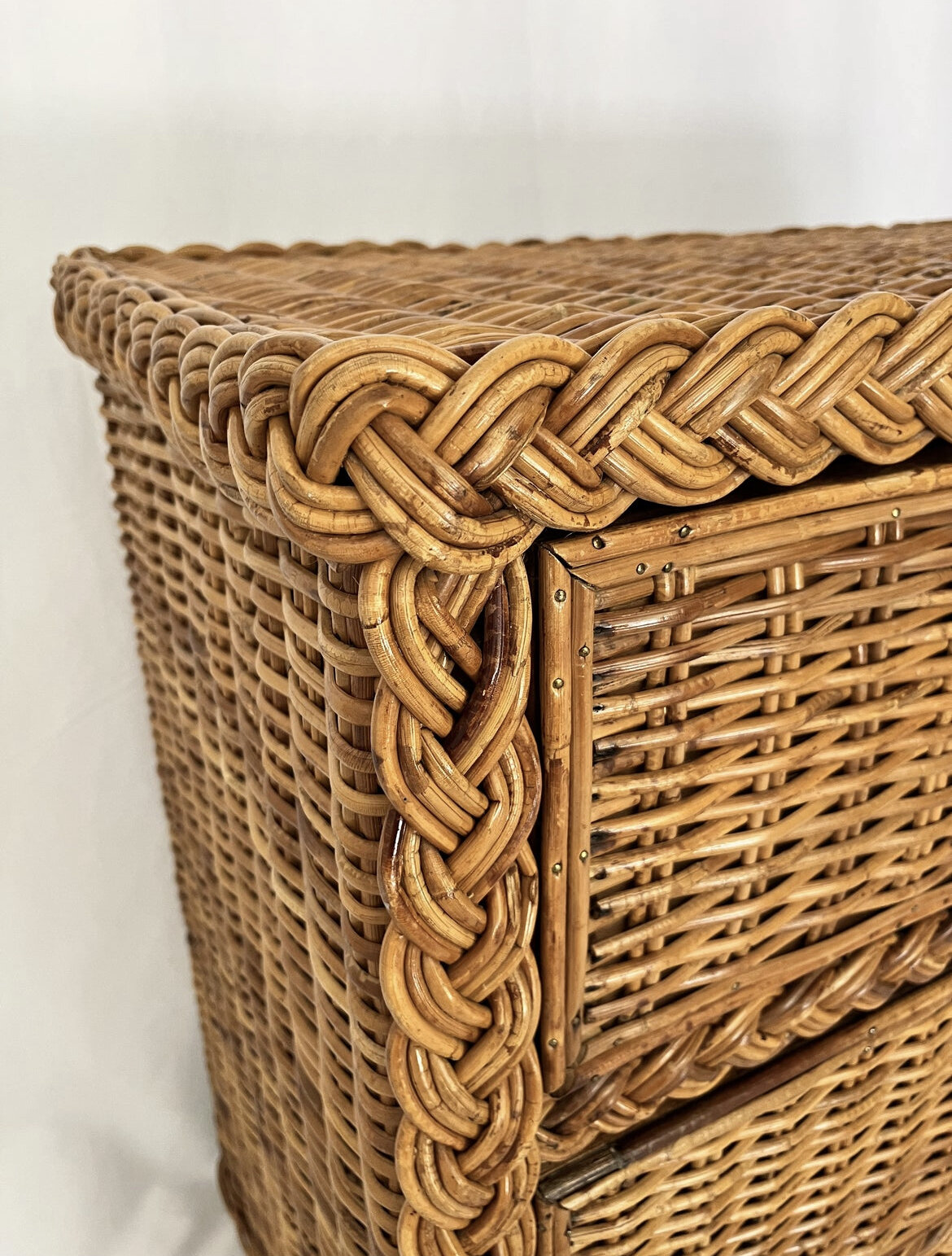 D160F5E1-4242-4CCC-A06D-7EC83689F371