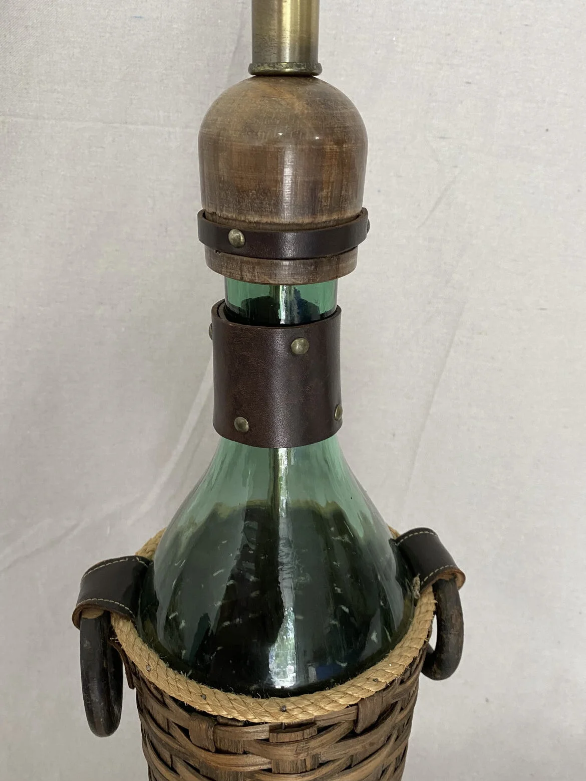 C8390550-6E32-4F01-A8FA-8DB9D0206566