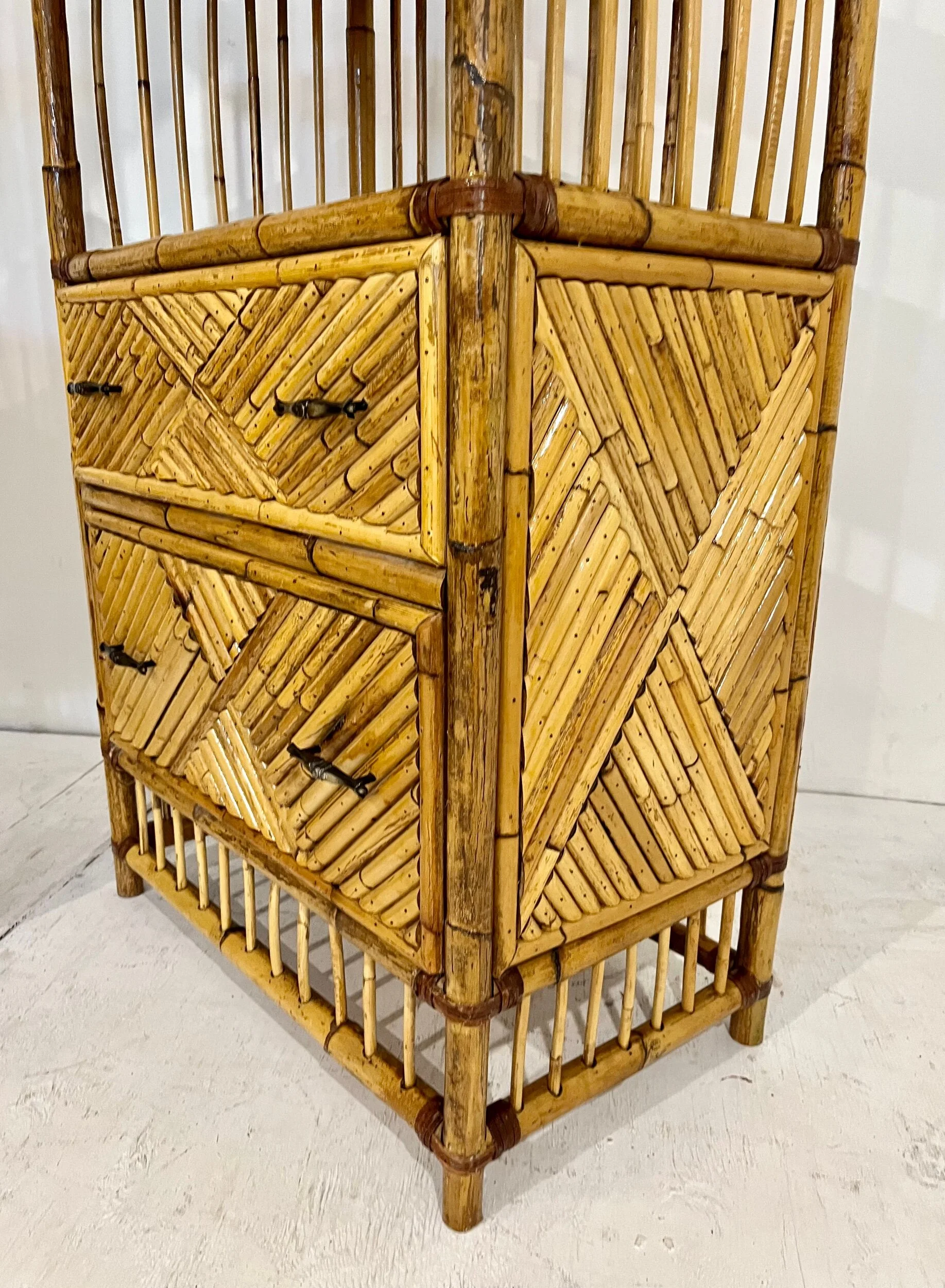 E2519A82-173C-45EC-B69B-86165219819A