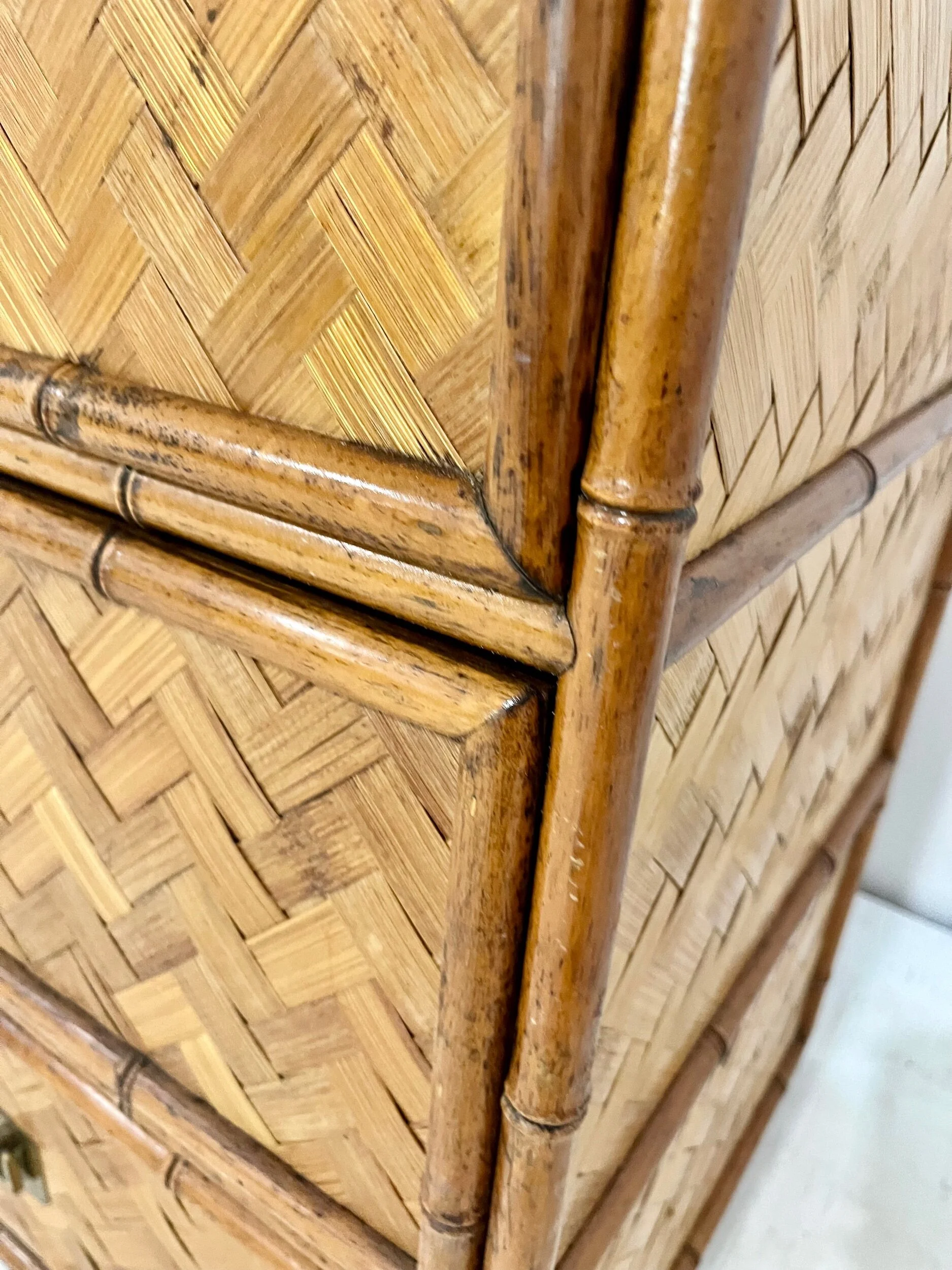 ABEB6572-AE6C-4108-BC9D-A0F6E9610AC0