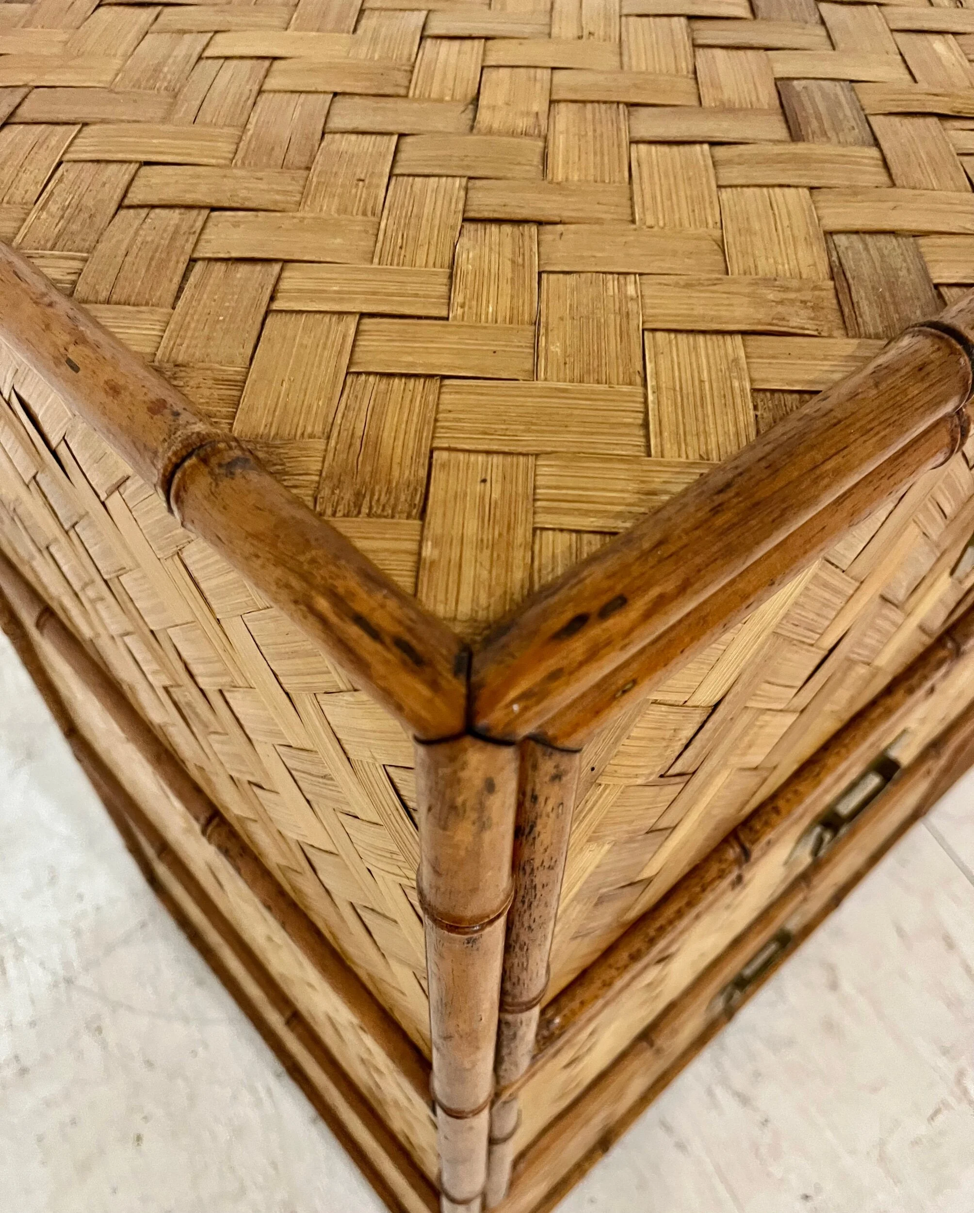 840798F5-ED64-44D4-888D-FD907D45D67E