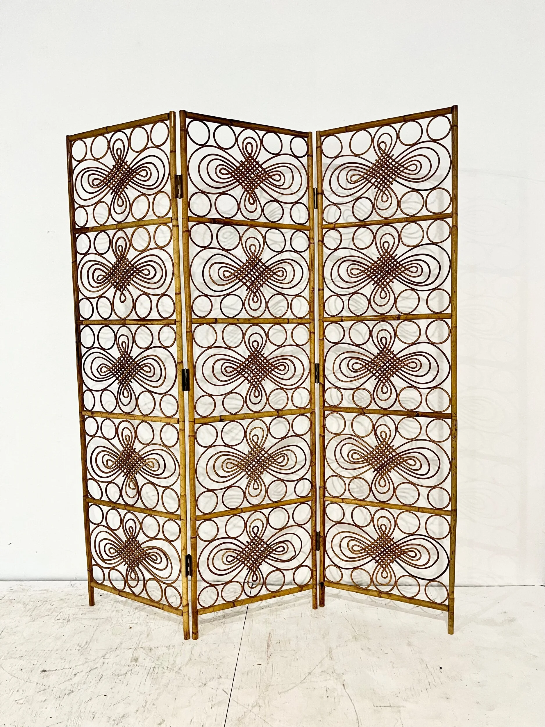 233F01E6-693D-480B-A5D0-7659FFCEEA89