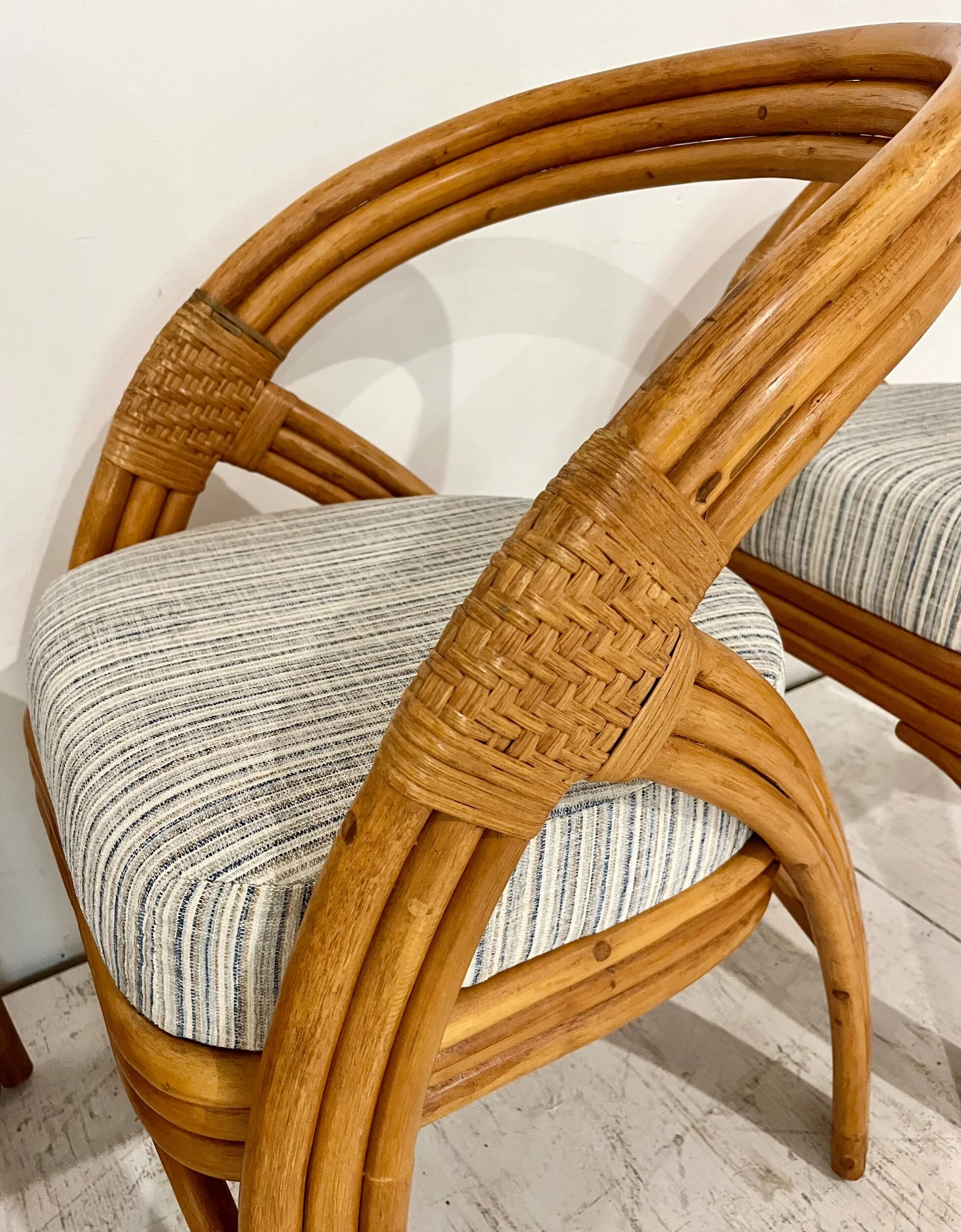 4B65989B-554B-40D3-B6F7-E6F9012D5E5F