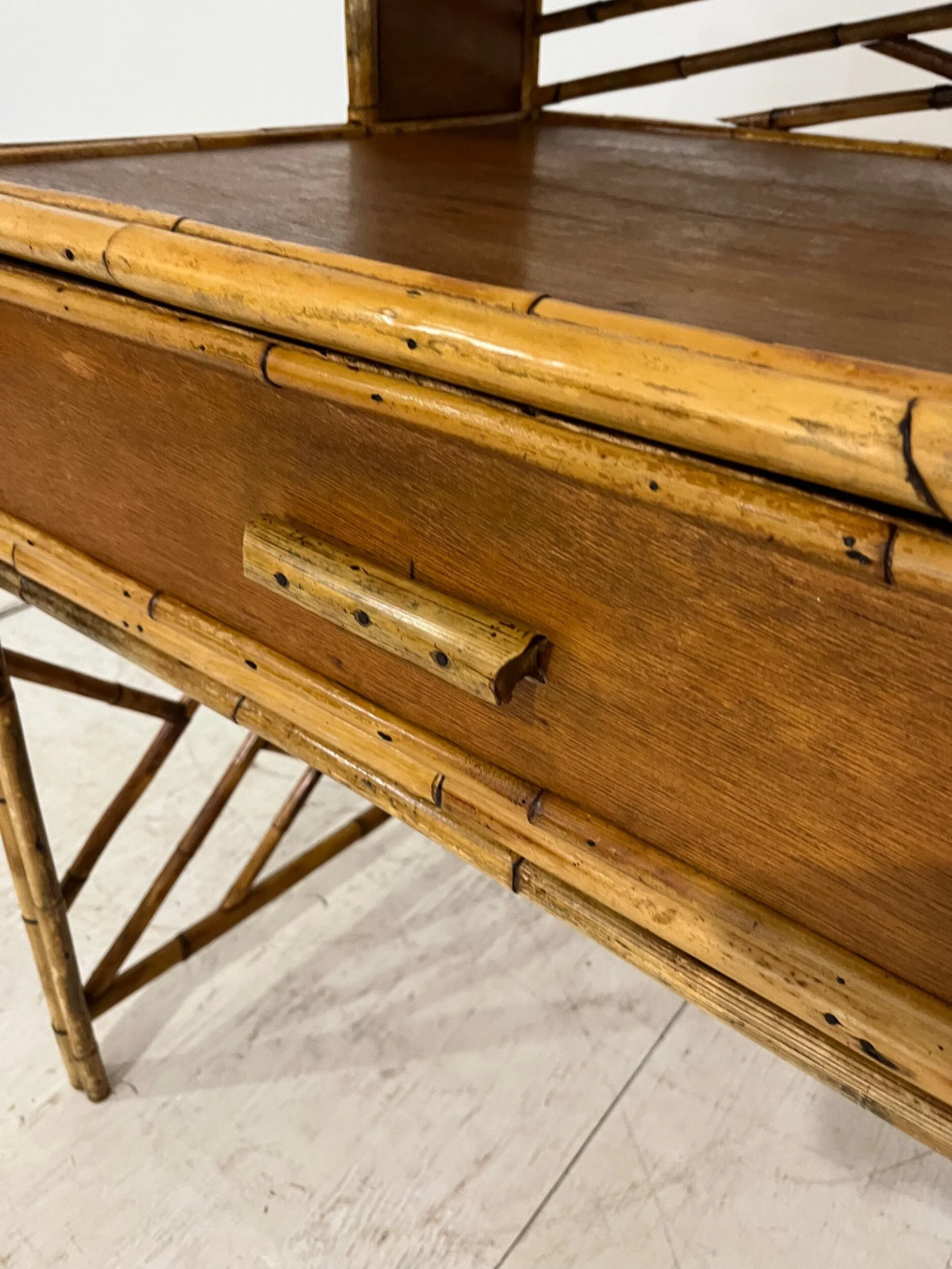 AAB39581-E59A-4ABD-B3E4-8A97AAAD039D