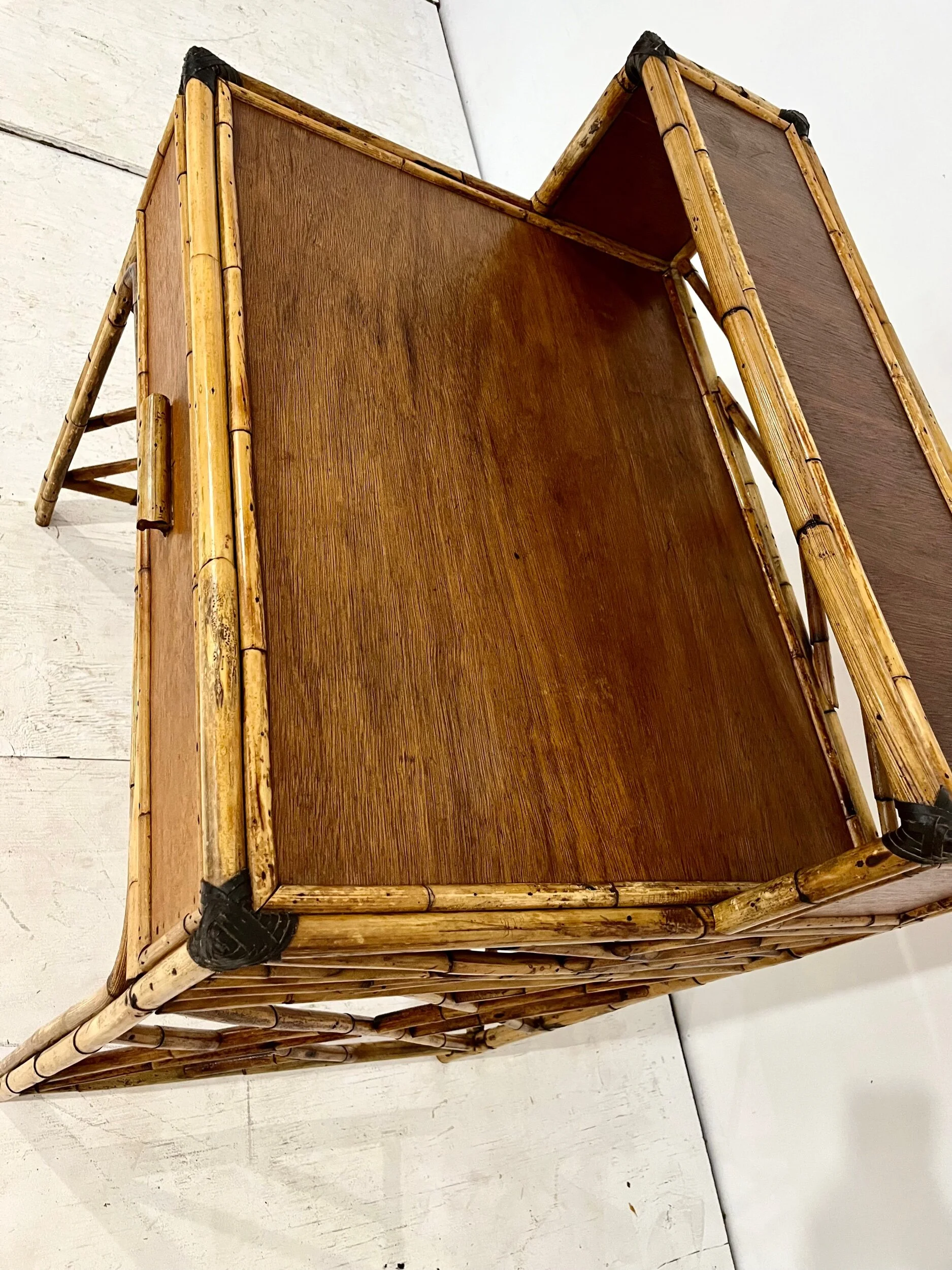 70928F46-9FDB-4873-B006-058FC8E955D6