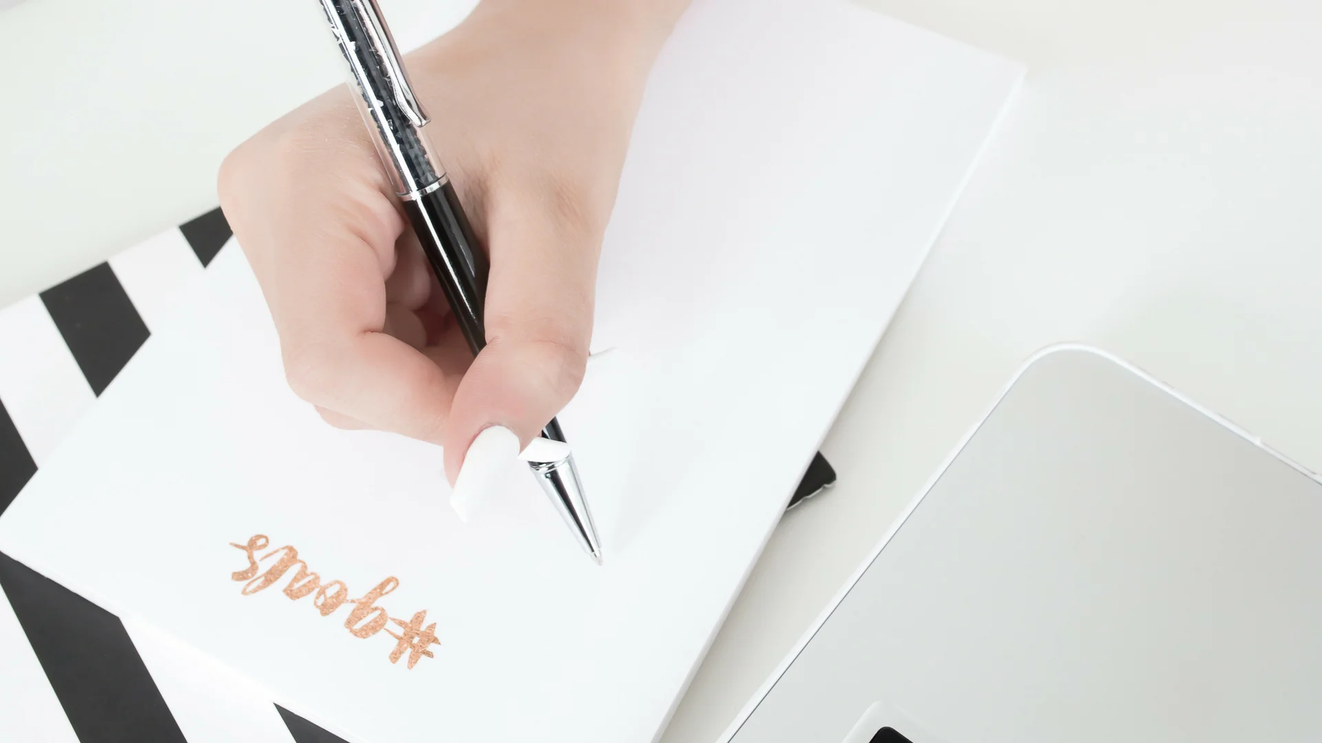 Fifteen Effective Human Resources Blog Post Topics | Are you a #HumanResources company looking for content for your blog? Check out these fifteen effective blog topics that will show your HR authority while being interesting articles for your follower's to devour. #ContentMarketing #BusinessBlogging