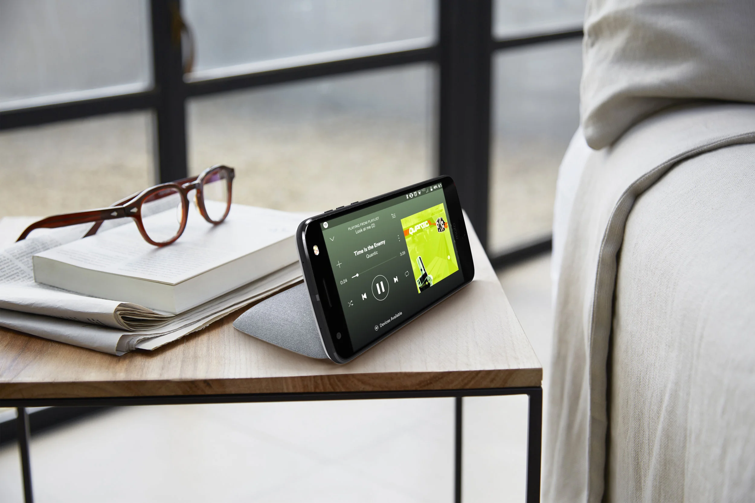 Folio speaker-kickstand.jpg