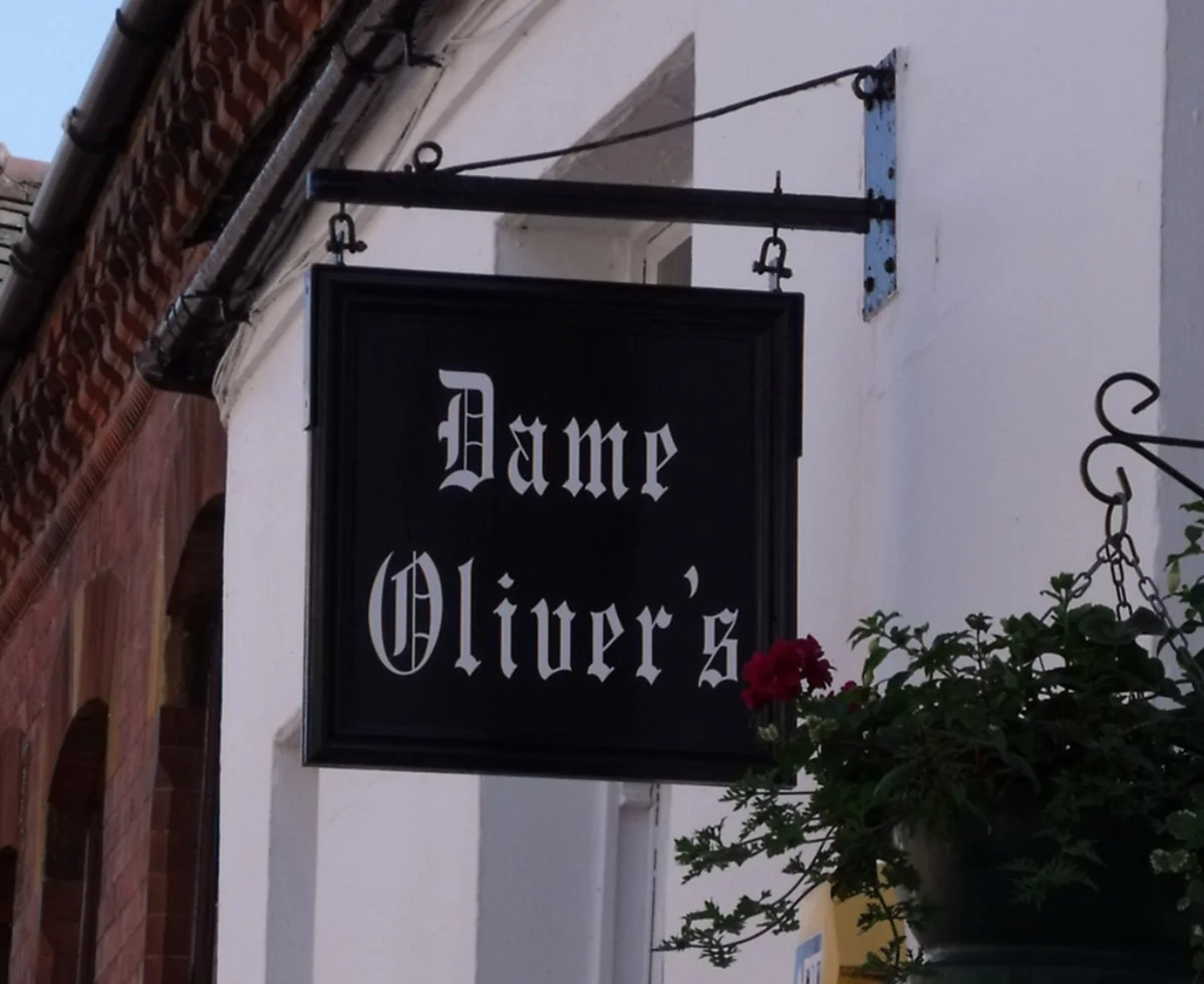 DameOlivers.jpg