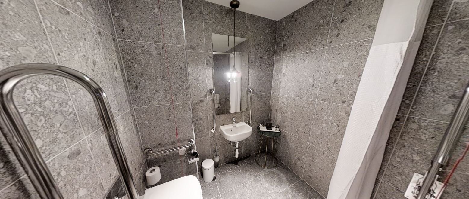 Rm 103 Bathroom.JPG