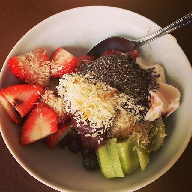 My morning bowl of healthy goodness - a&ccedil;ai berry sorbet, fruit, Chia seeds, coconut and coconut yoghurt for probiotics.
A great start to the day and about 3 mins to prepare!
#wellness #dailyhealth #acaibowl #repair #gutrepair #healthylifestyle