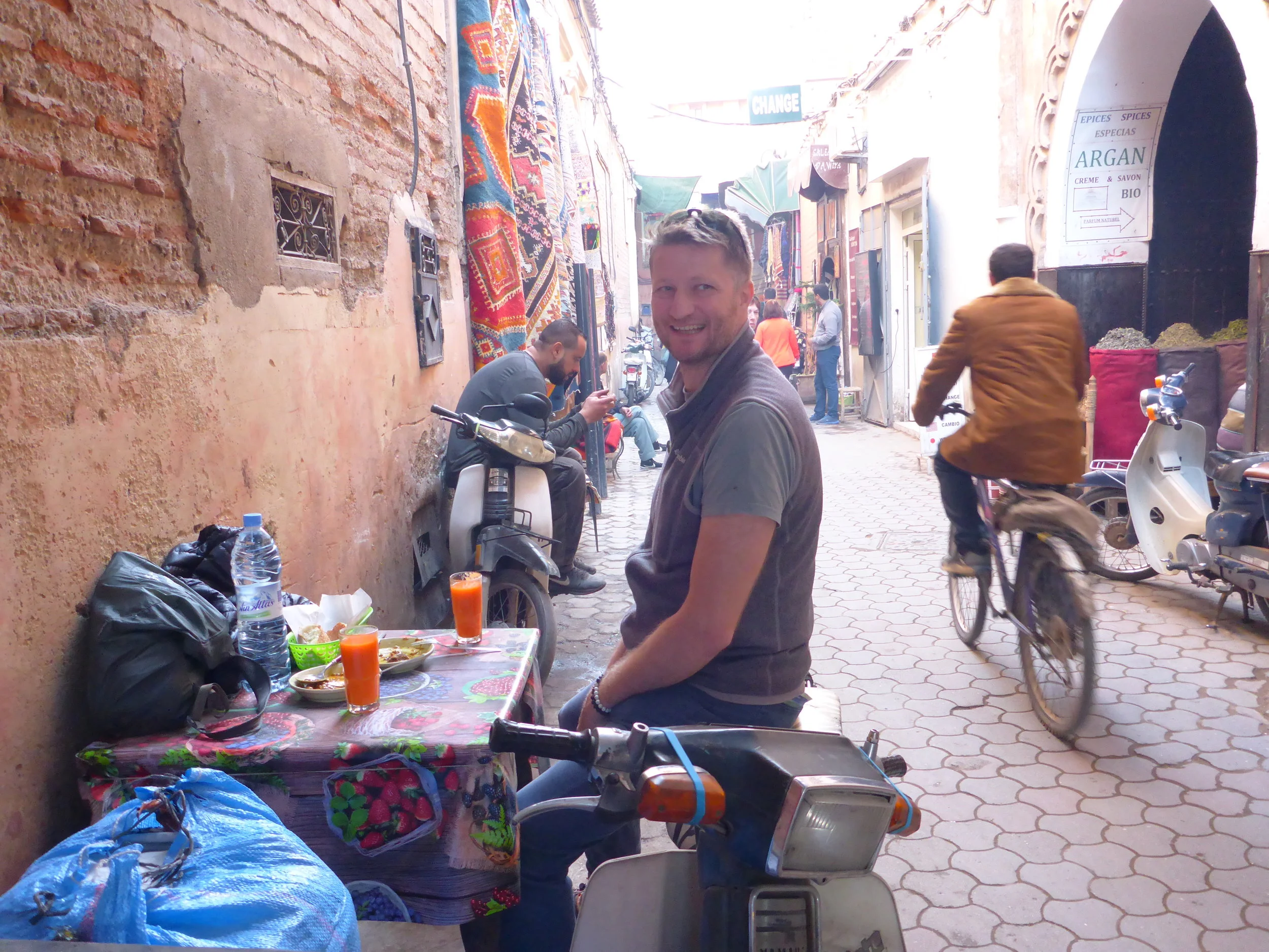 Moto lunch on the go ... 