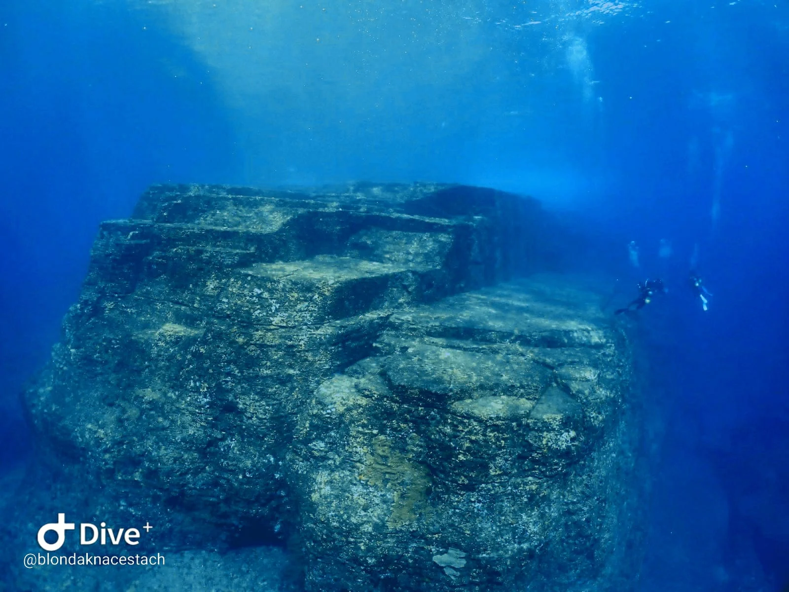 Yonaguni Monument / Island .....