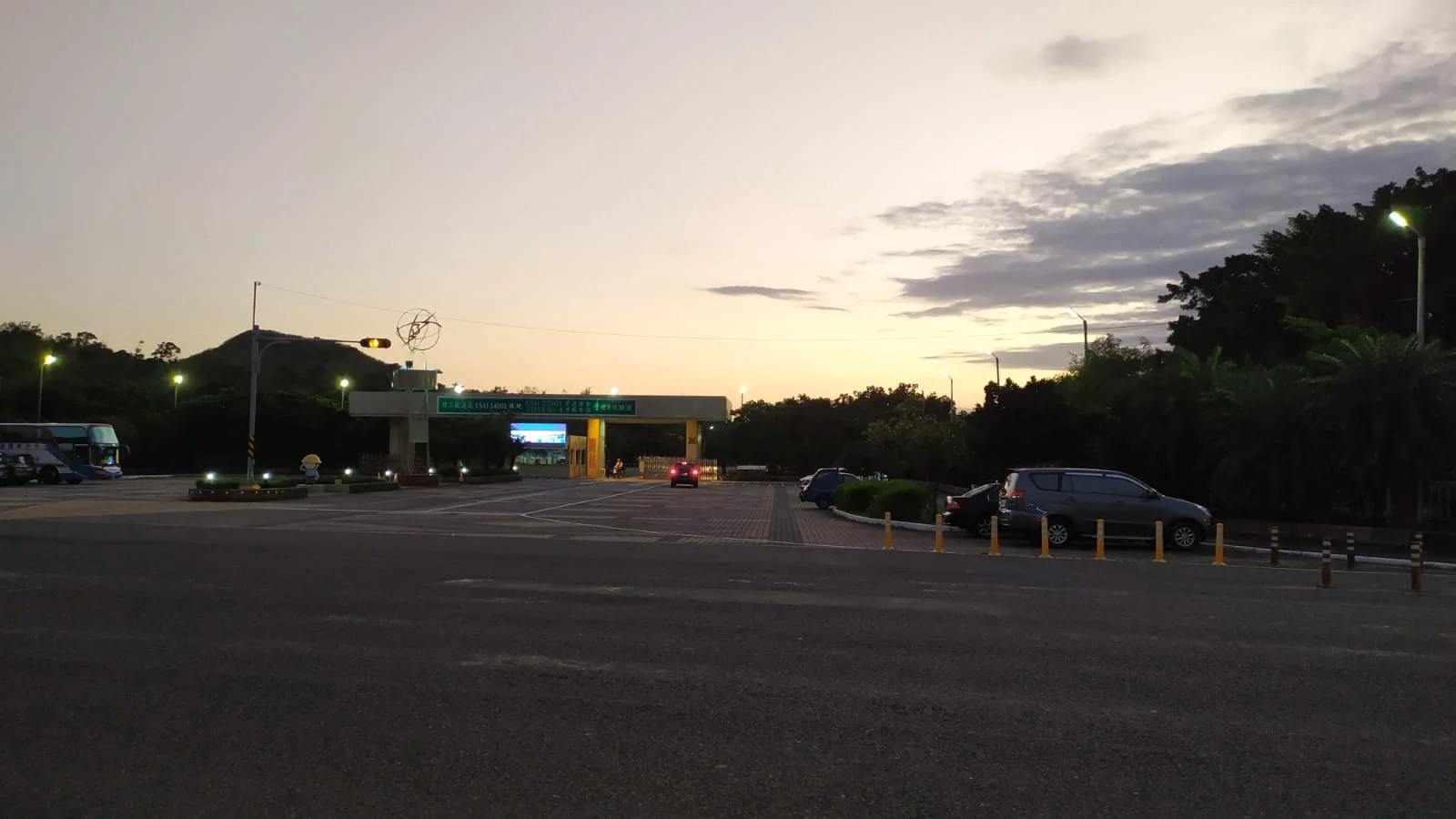 Taiwan - Kenting the diving town....and also... guess what is on the photo...?