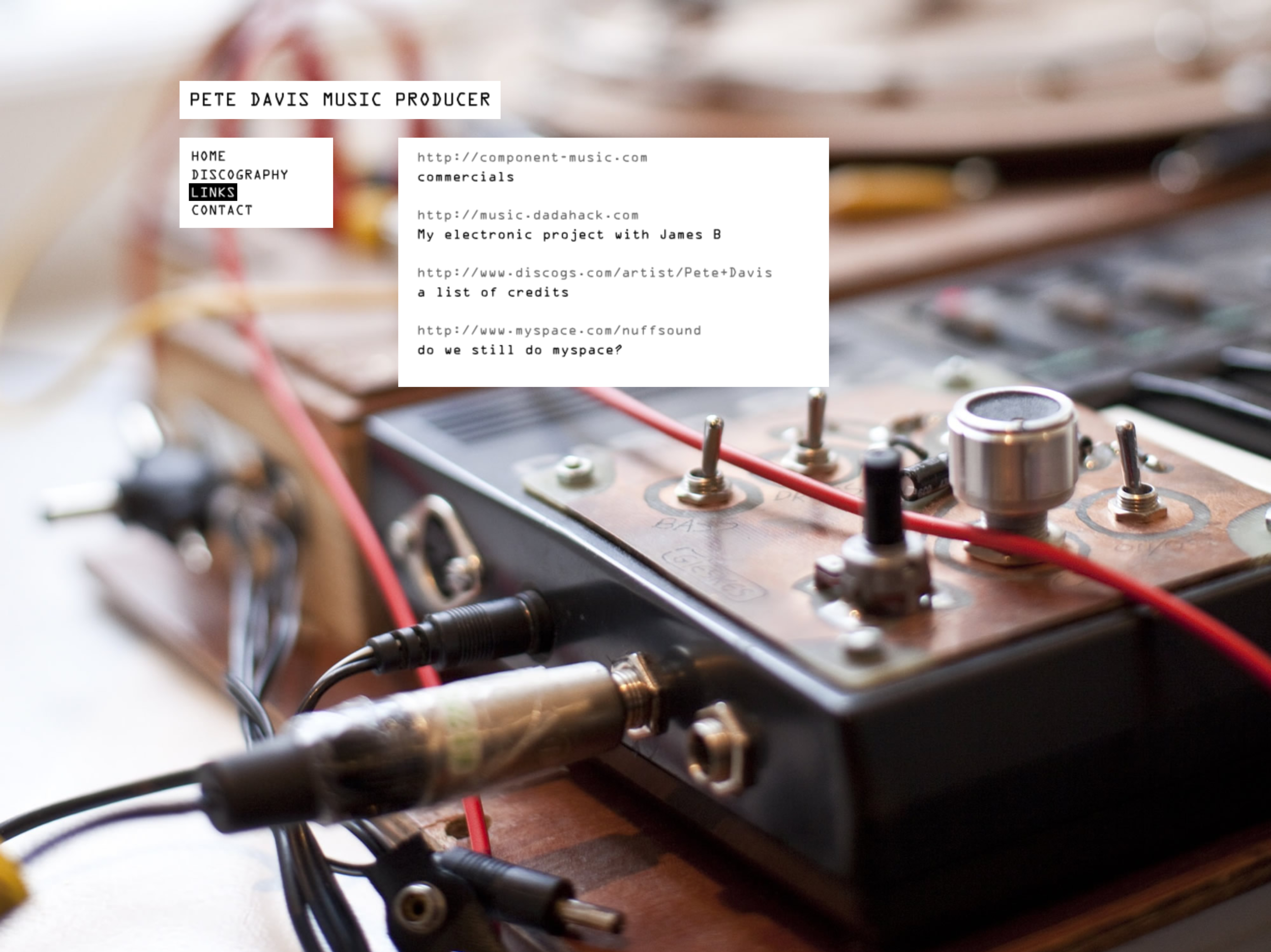 petedavismusic.com_links_(iPad Pro).png