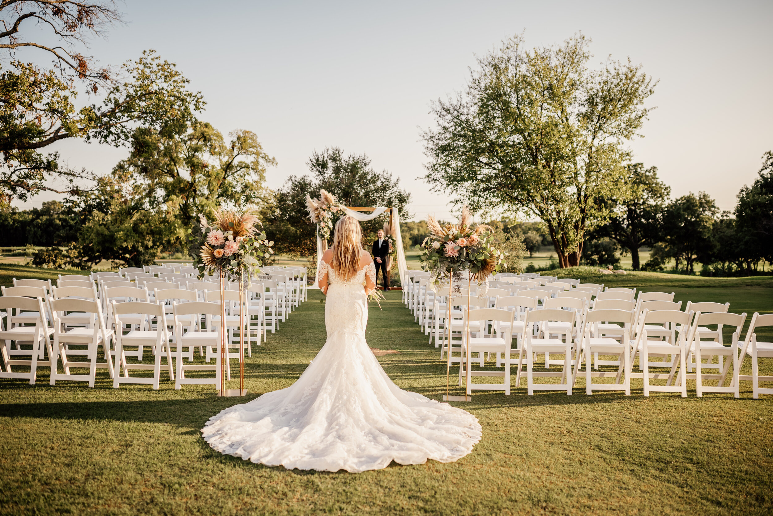 monicacassellphotography-thepaddock-styledshoot-63[4111].jpg