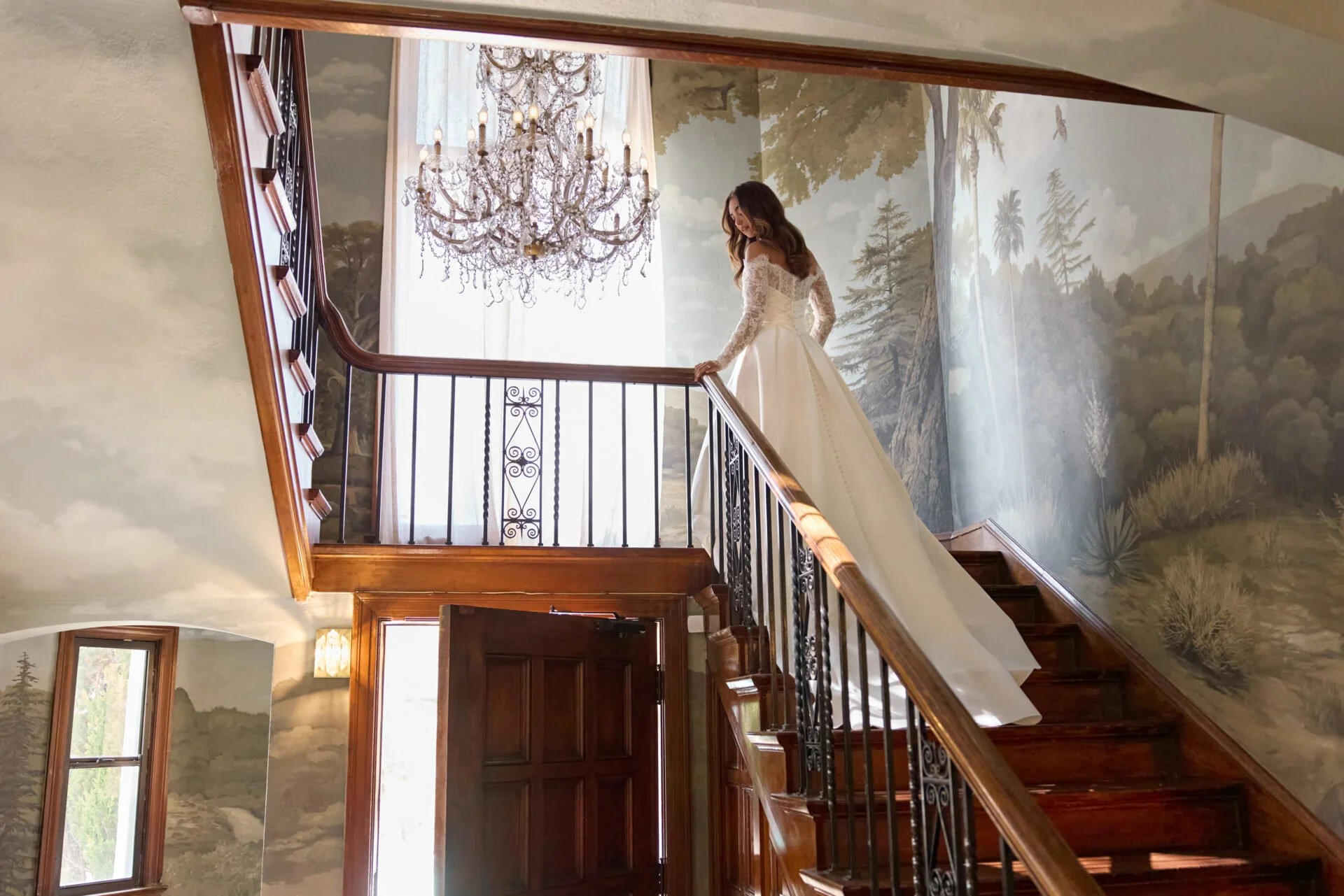 What to Expect at A Bridal Trunk Show