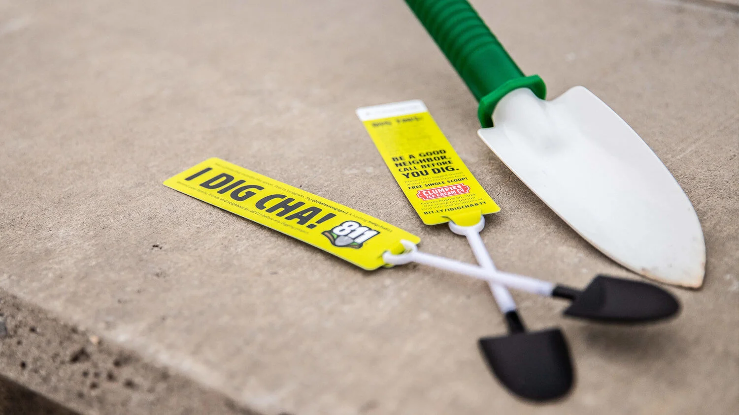 chattanooga-gas-811-event-shovels.jpg