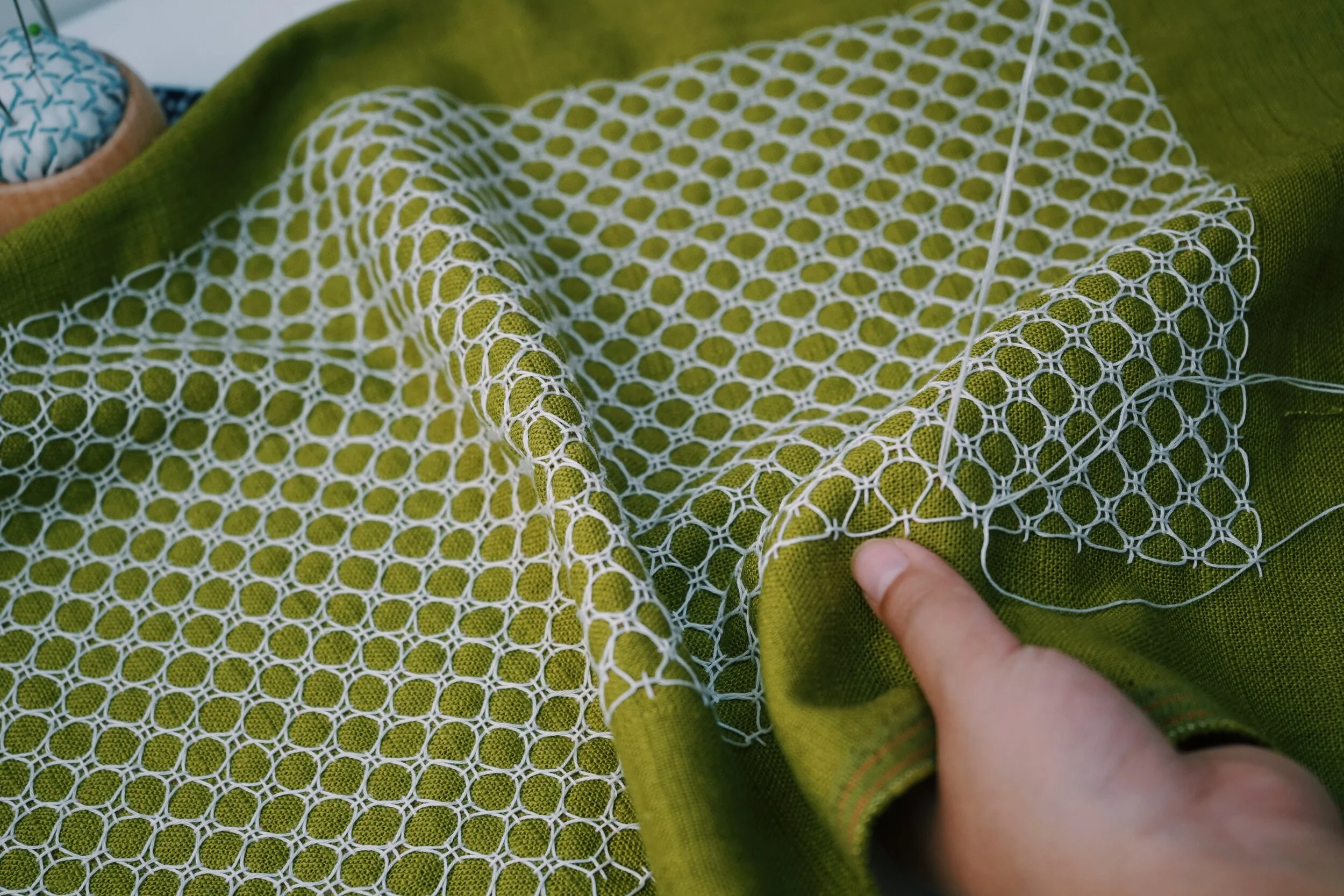 Hitomozashi double diamond weave stitch