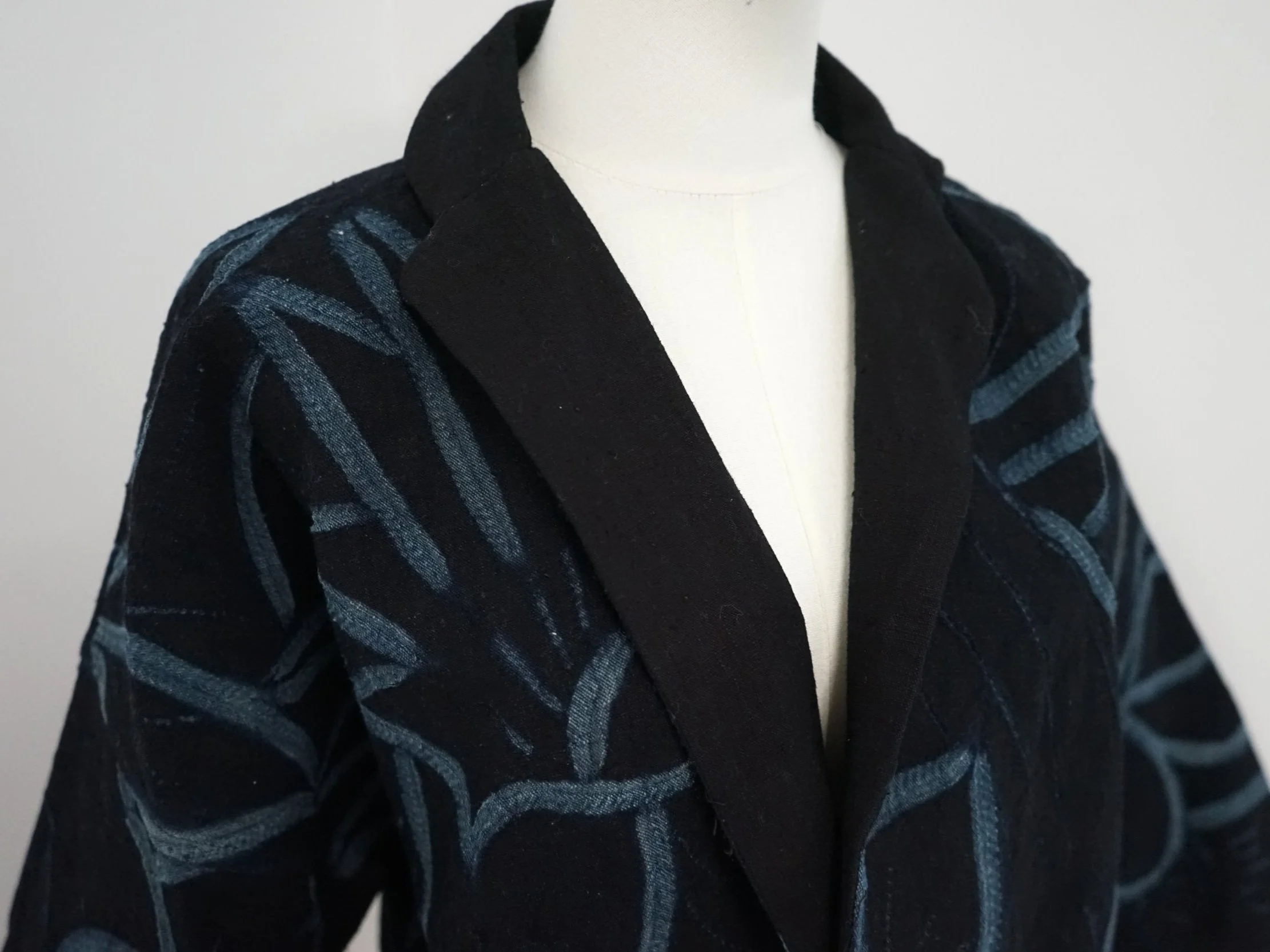 Stitch+Resist+indigo+dye+suit+details2.jpg