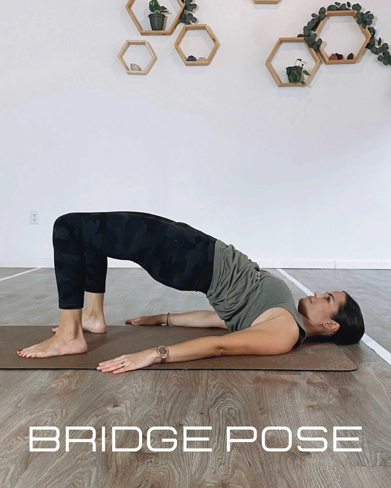 🗣️Want the secret to strengthen your pelvic floor, diaphragm, spine and glutes, while also improving your posture?
👉🏼Practice Bridge Pose daily. 
YES, that is how dynamic holding this one pose can be for the whole body. 

💥When practiced properly