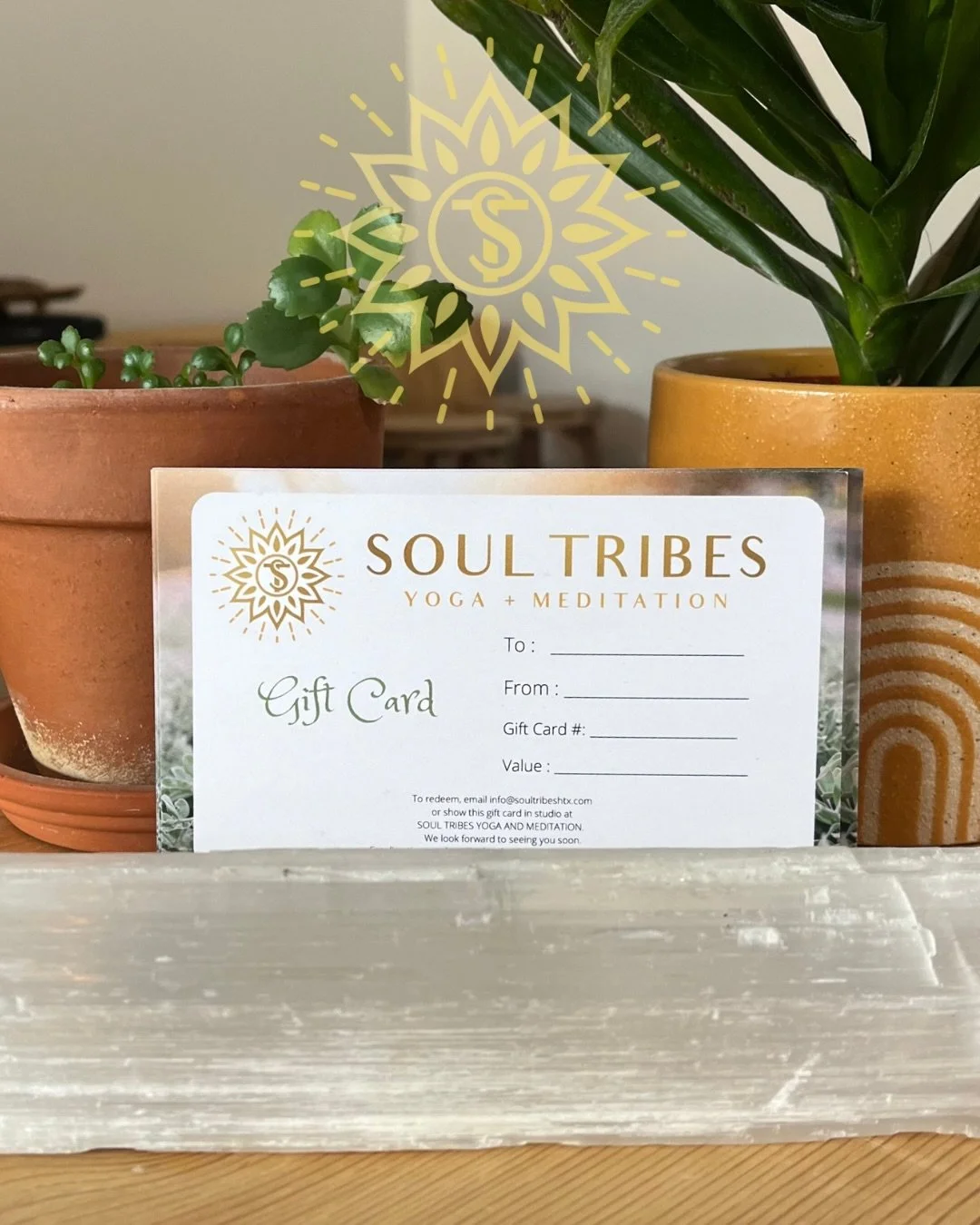 🎁A simple AND intentional holiday gift for loved ones this year&hellip;an investment in their health &amp; wellness!
✨
Maybe you give them a kickstart to their New Year&rsquo;s goals by encouraging them to start a yoga practice! Or be a reminder to 