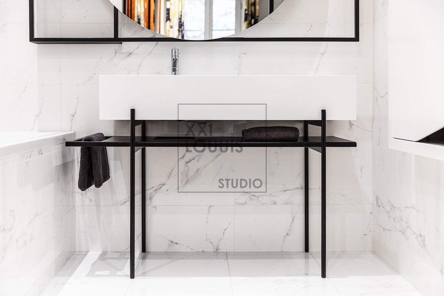meuble-salle-de-bains-design-acier-corian-metz-luxe copie.jpg