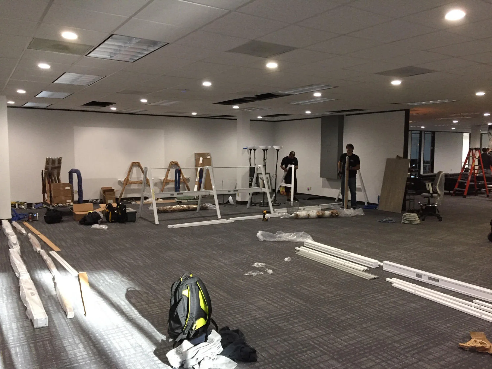leadingReach-180Office_1.jpg