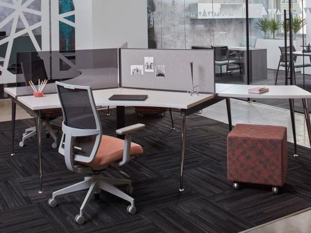 AIS Oxygen 120 Degree Benching Workstation with Devens Seating